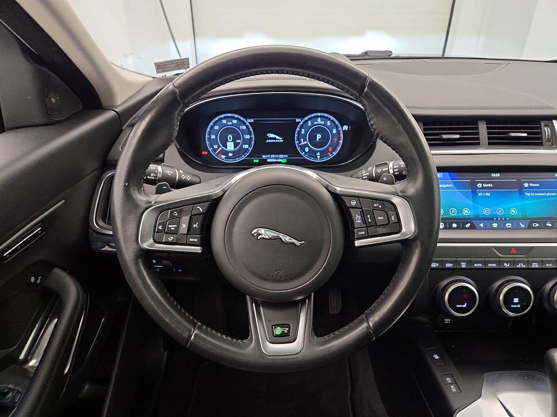 Thumbnail: 2019 Jaguar E-Pace - 10