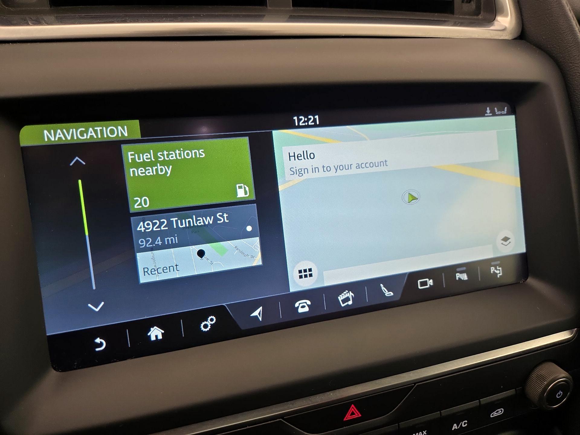 Thumbnail: 2019 Jaguar E-Pace - 14