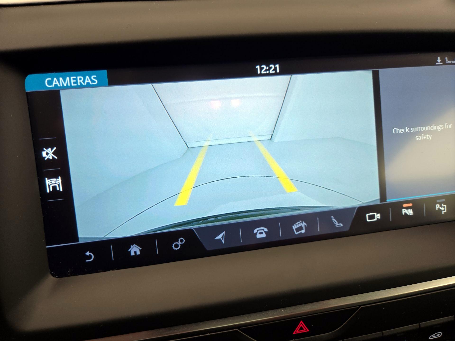 Thumbnail: 2019 Jaguar E-Pace - 15