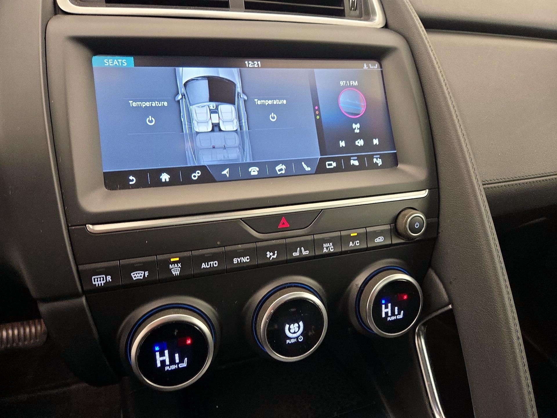 Thumbnail: 2019 Jaguar E-Pace - 17