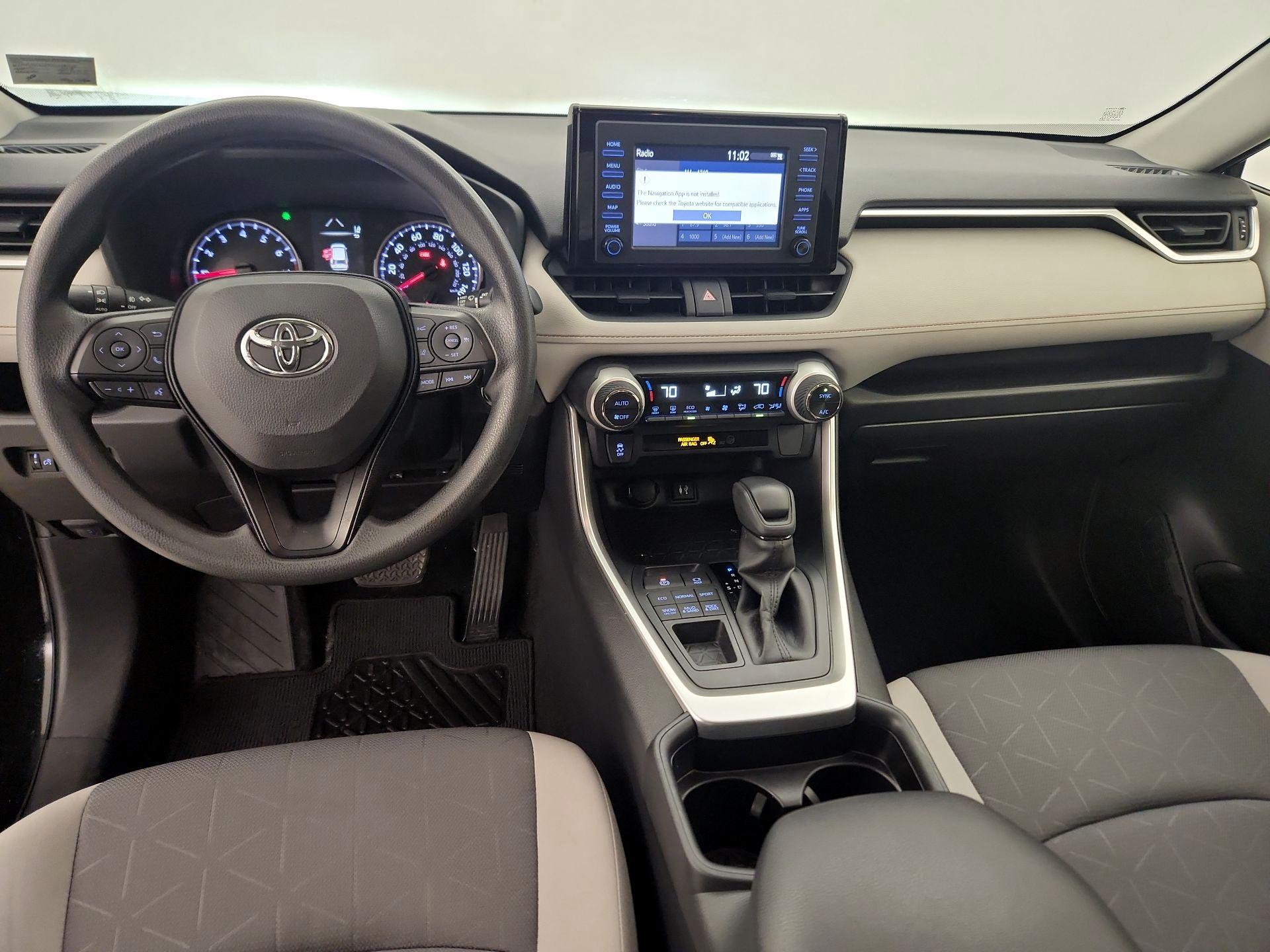 Thumbnail: 2019 Toyota RAV4 - 9