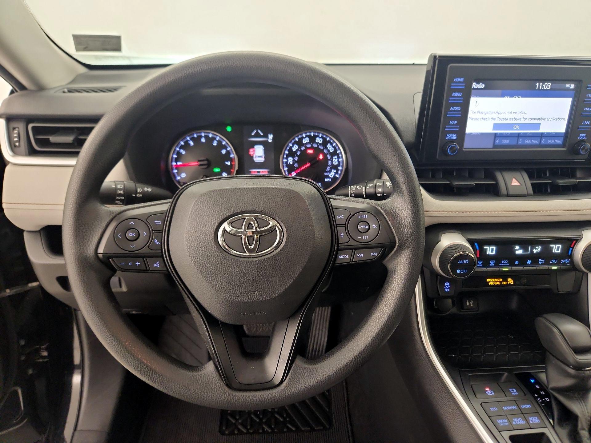 Thumbnail: 2019 Toyota RAV4 - 10