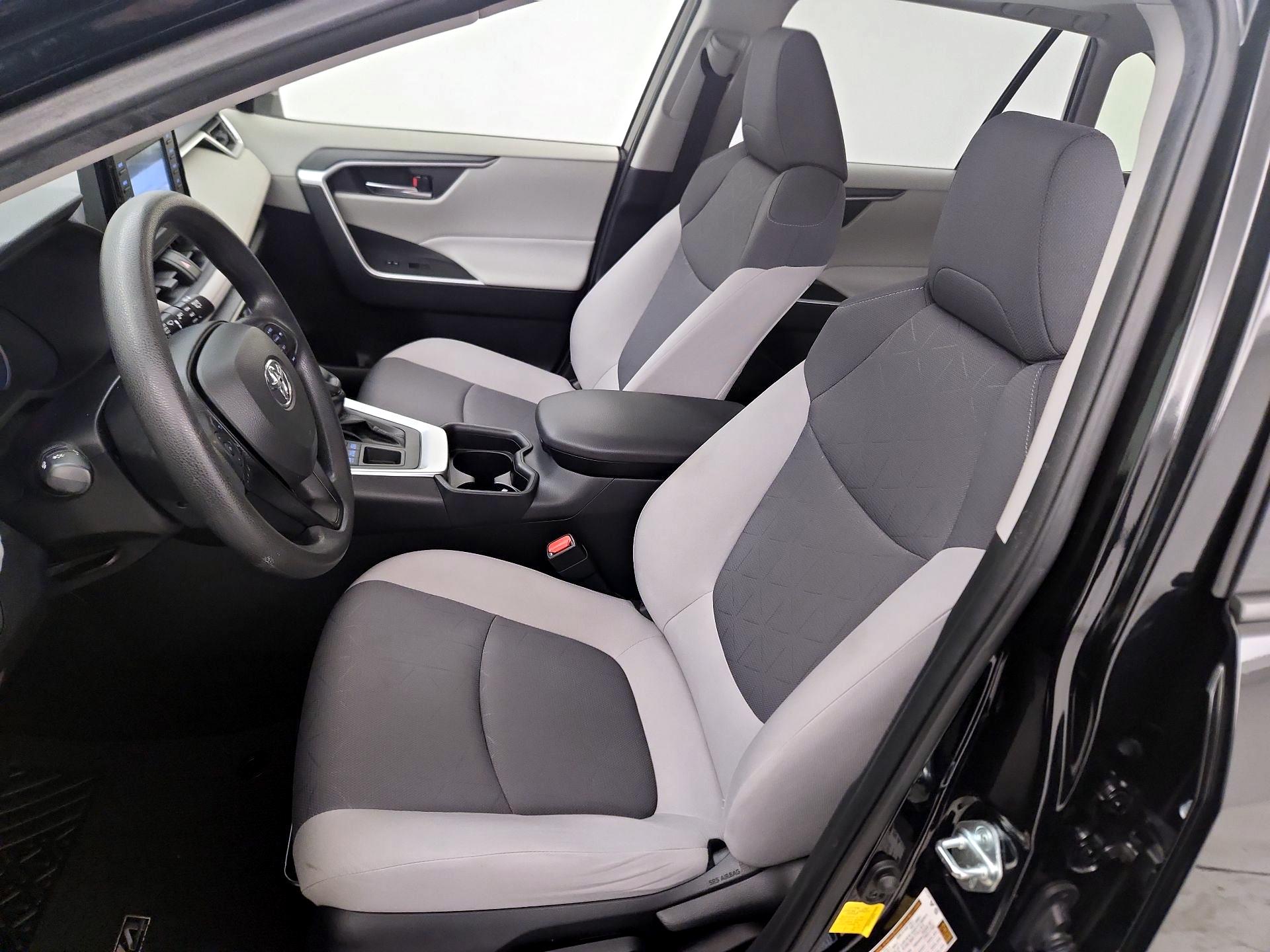 Thumbnail: 2019 Toyota RAV4 - 11