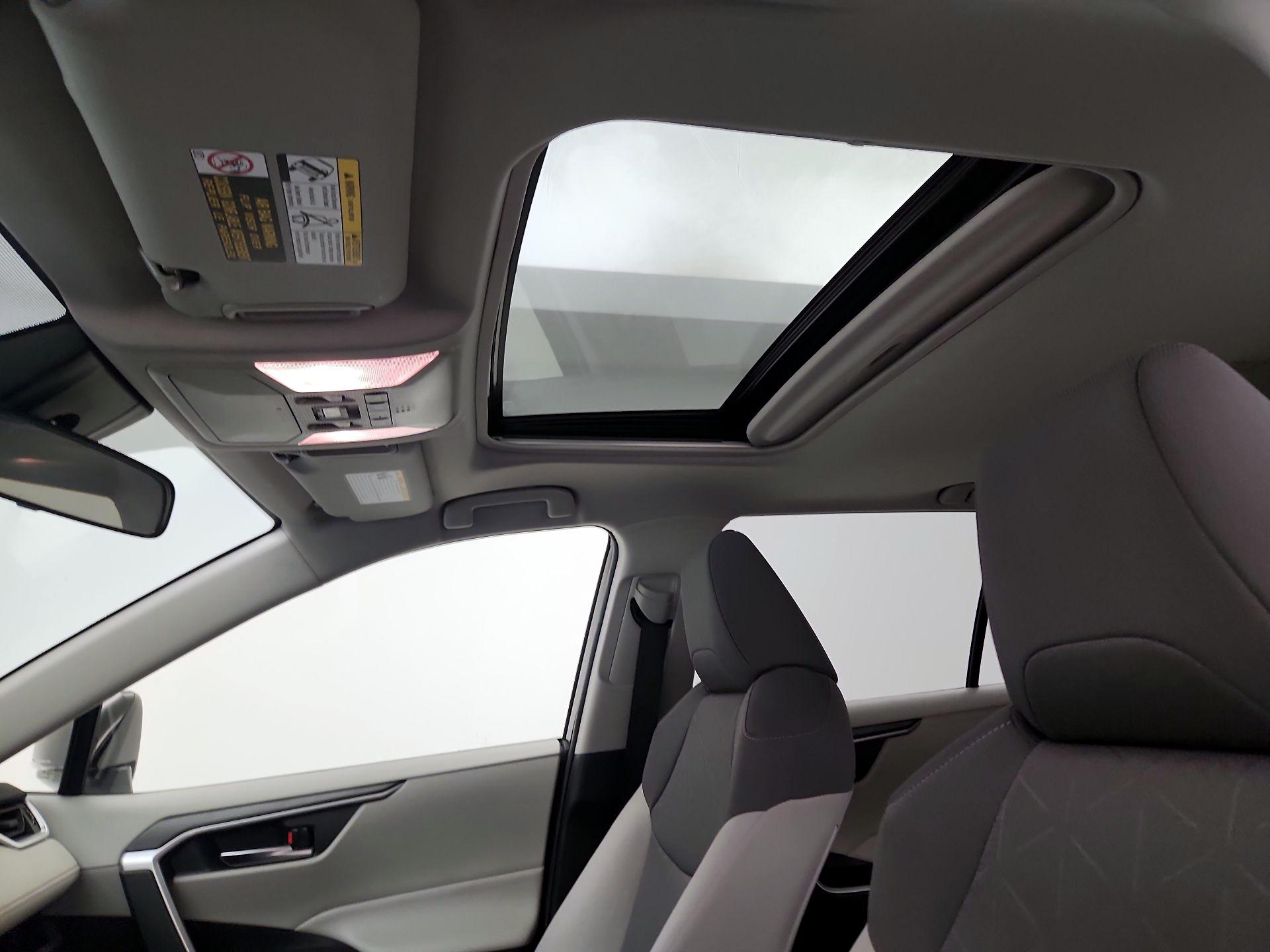 Thumbnail: 2019 Toyota RAV4 - 20