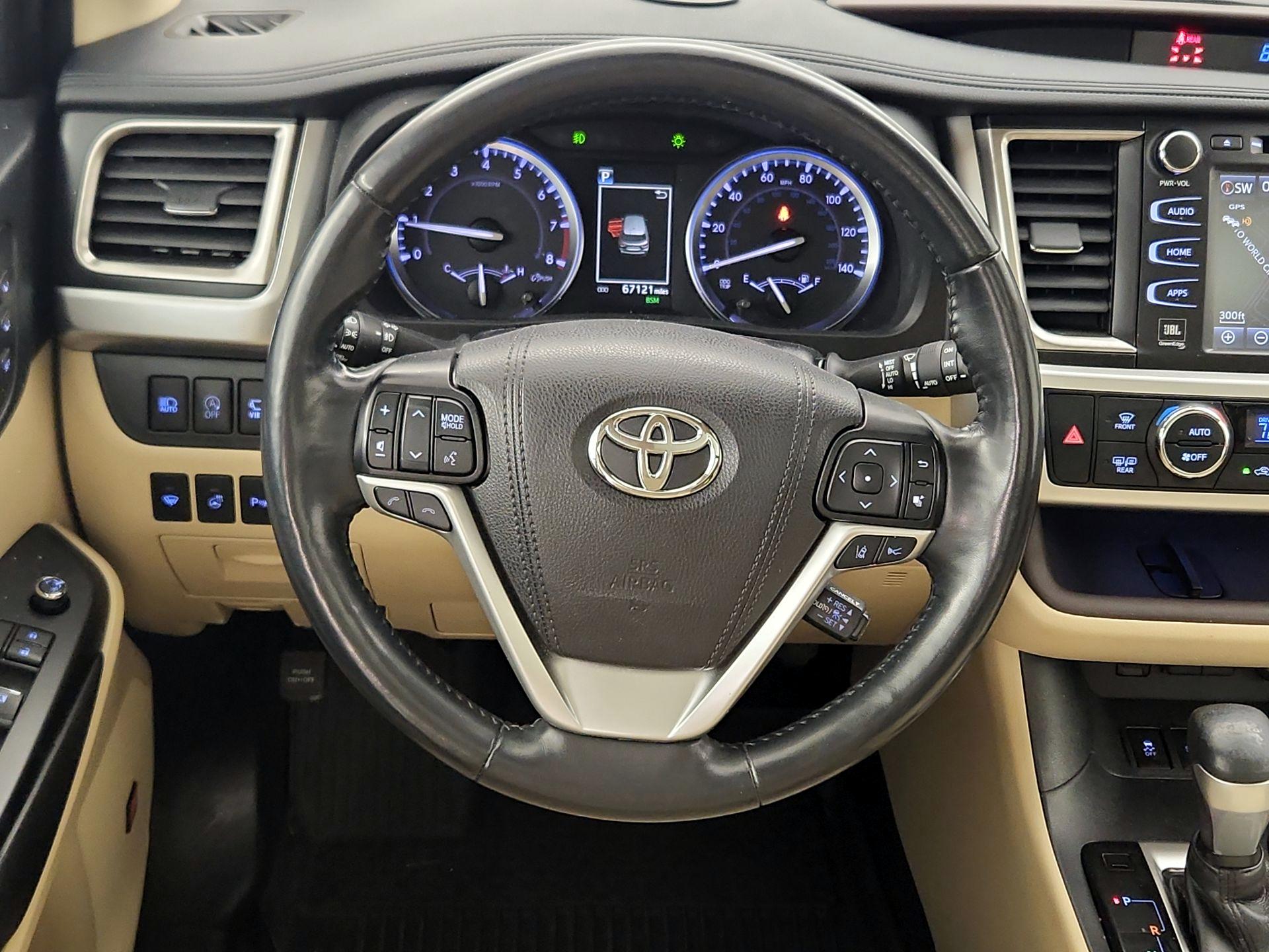Thumbnail: 2019 Toyota Highlander - 10