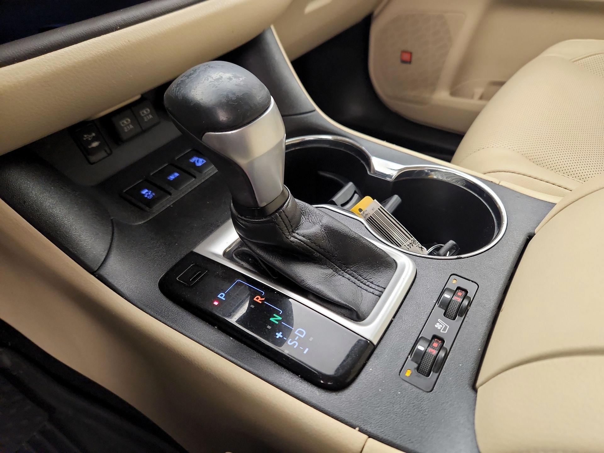 Thumbnail: 2019 Toyota Highlander - 18