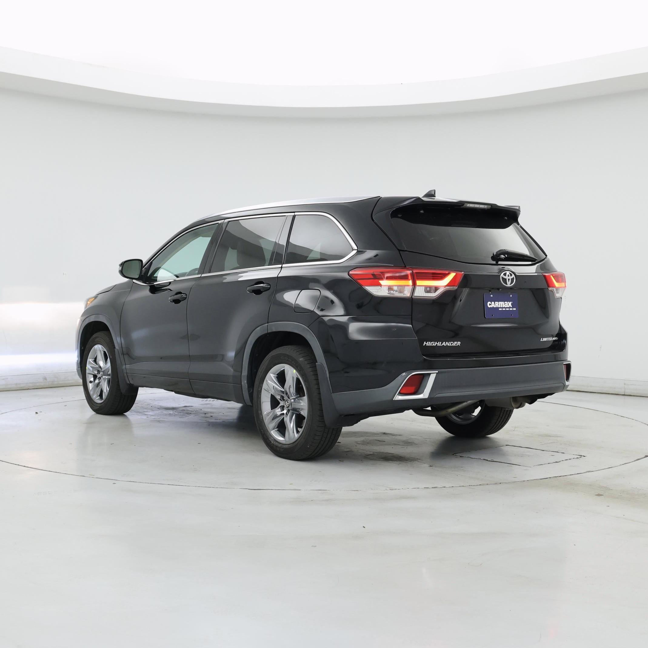 Thumbnail: 2019 Toyota Highlander - 2