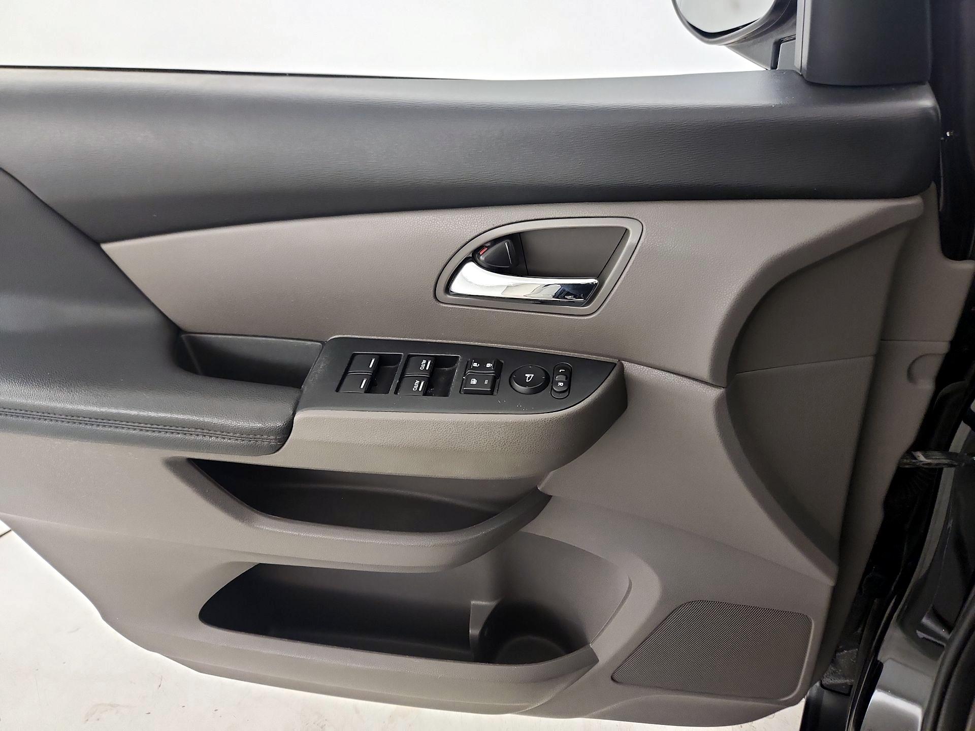 Thumbnail: 2015 Honda Odyssey - 12