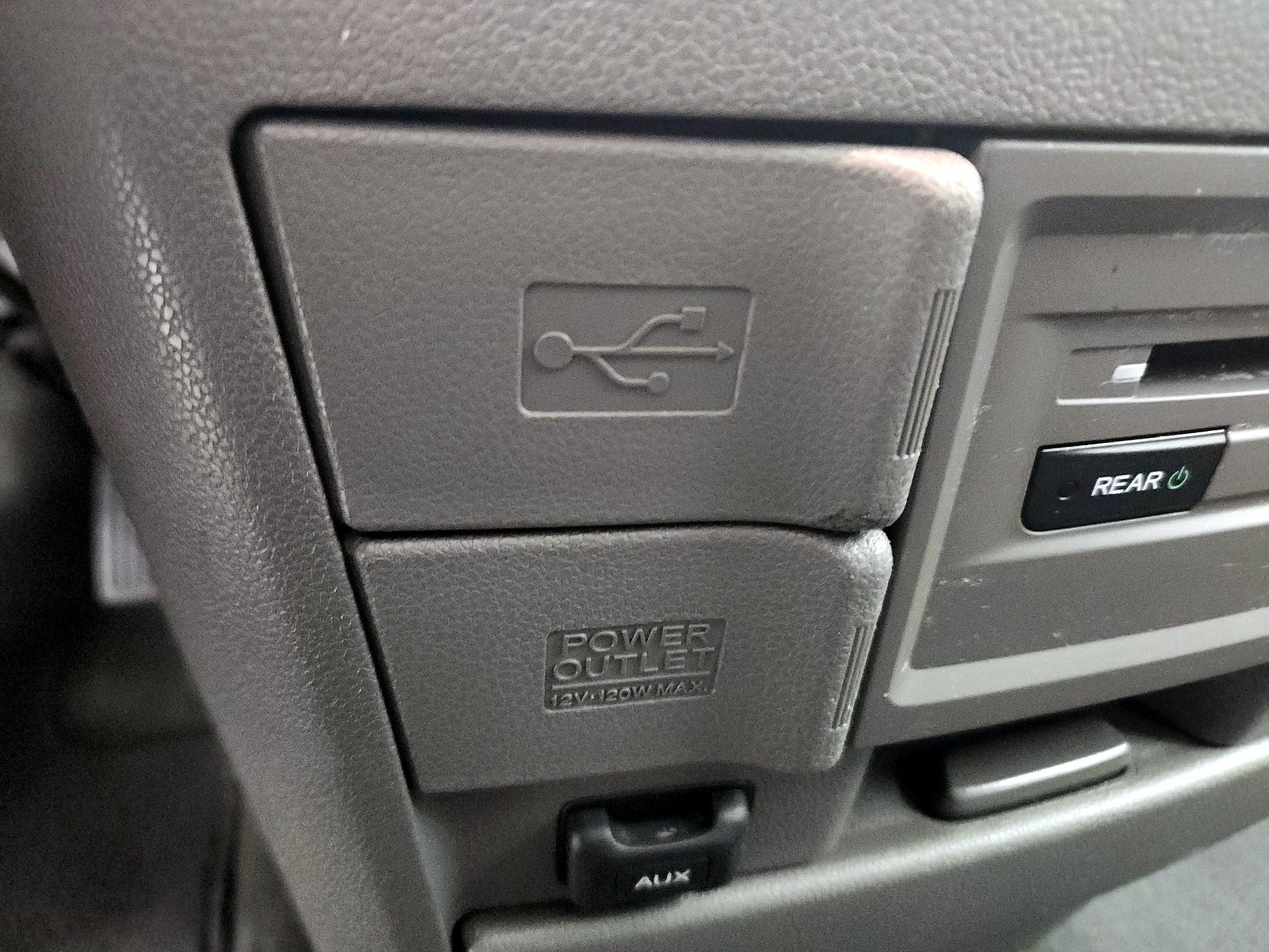 Thumbnail: 2015 Honda Odyssey - 18