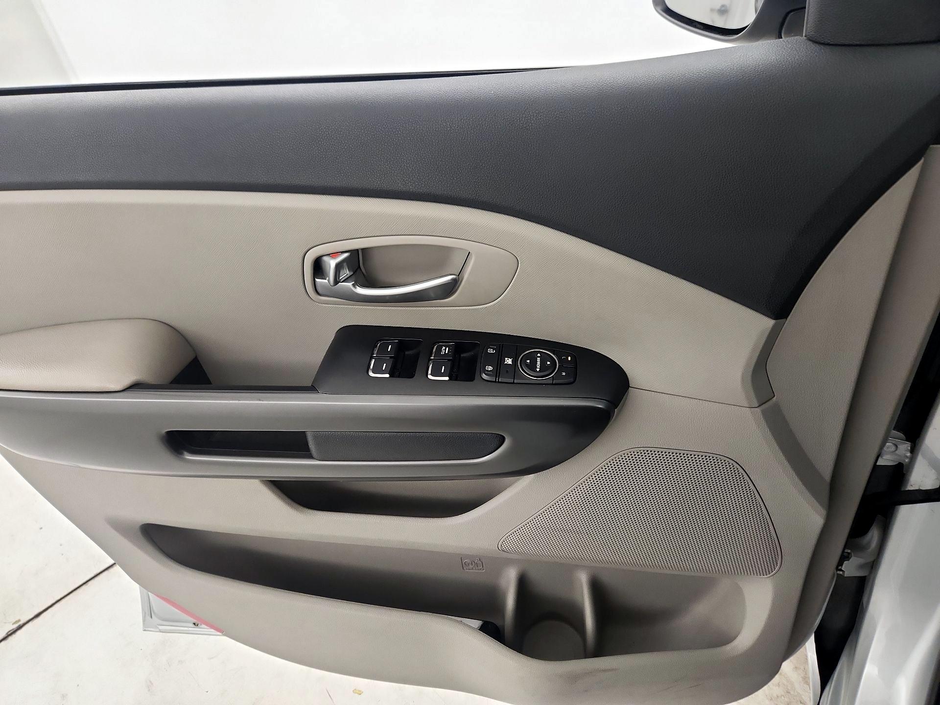 Thumbnail: 2021 Kia Sedona - 12