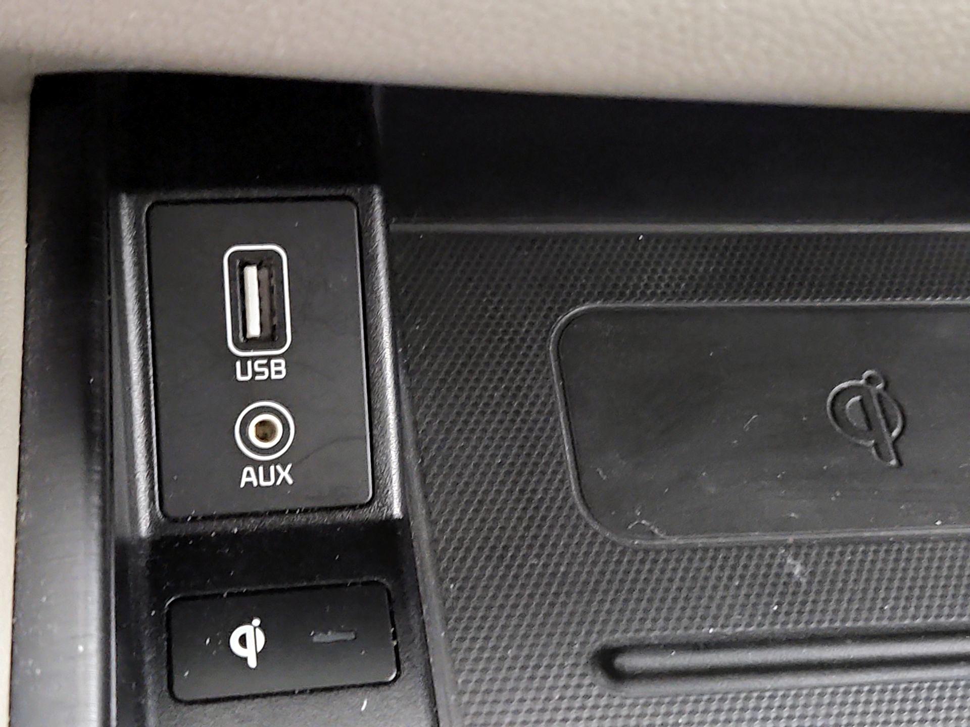 Thumbnail: 2021 Kia Sedona - 18