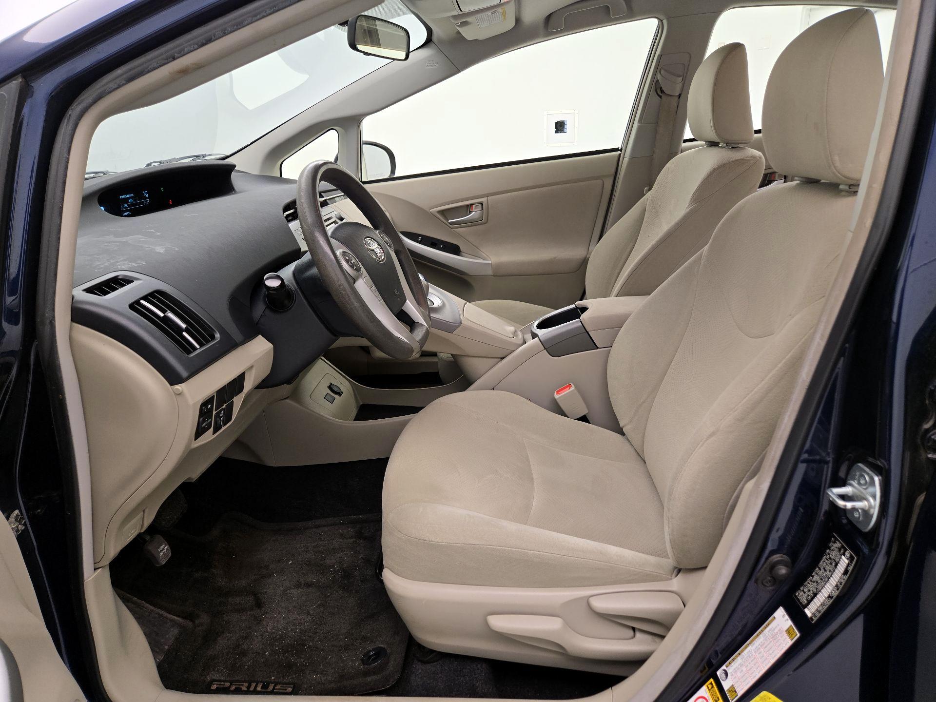 Thumbnail: 2015 Toyota Prius - 11