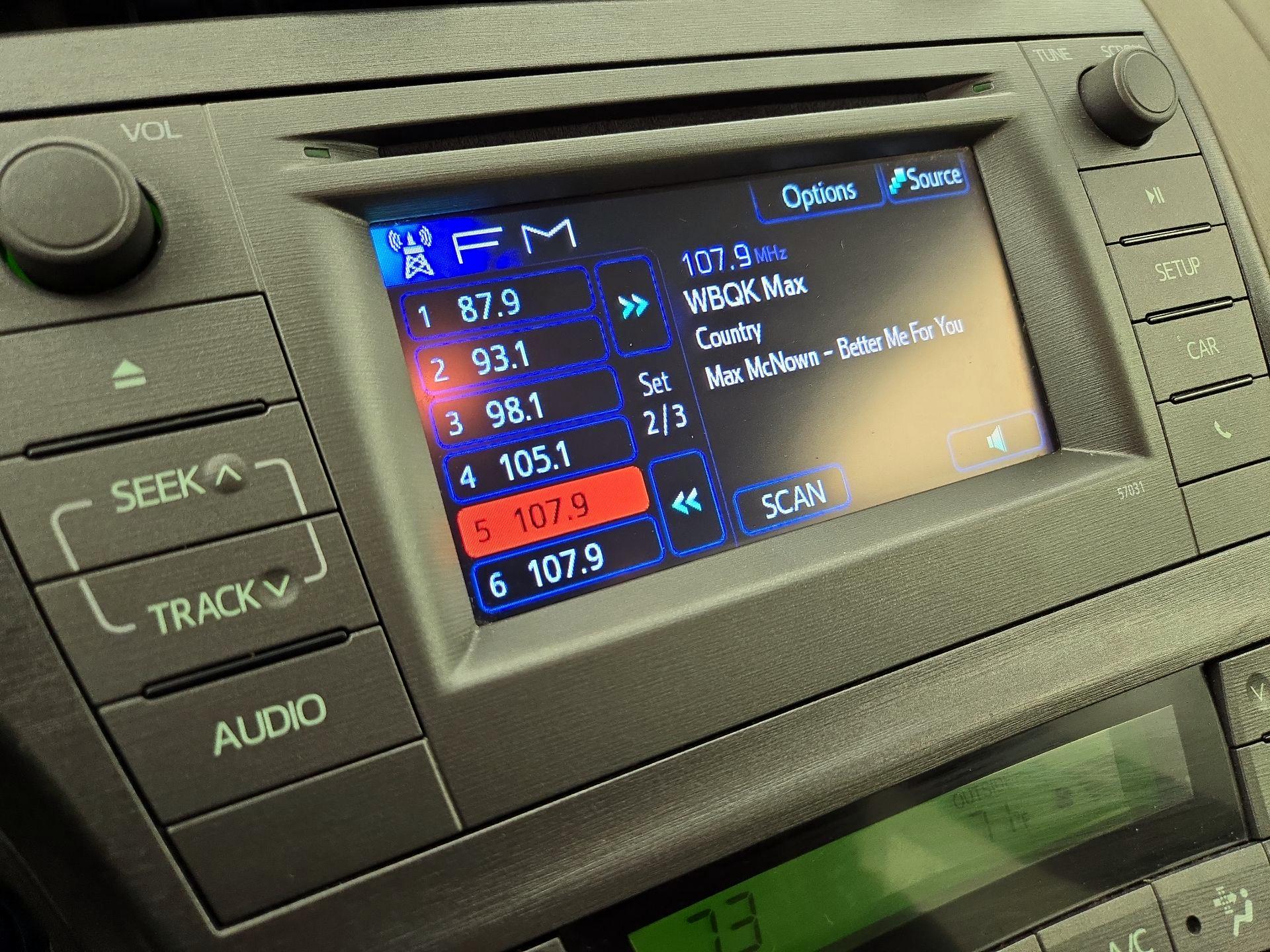 Thumbnail: 2015 Toyota Prius - 15