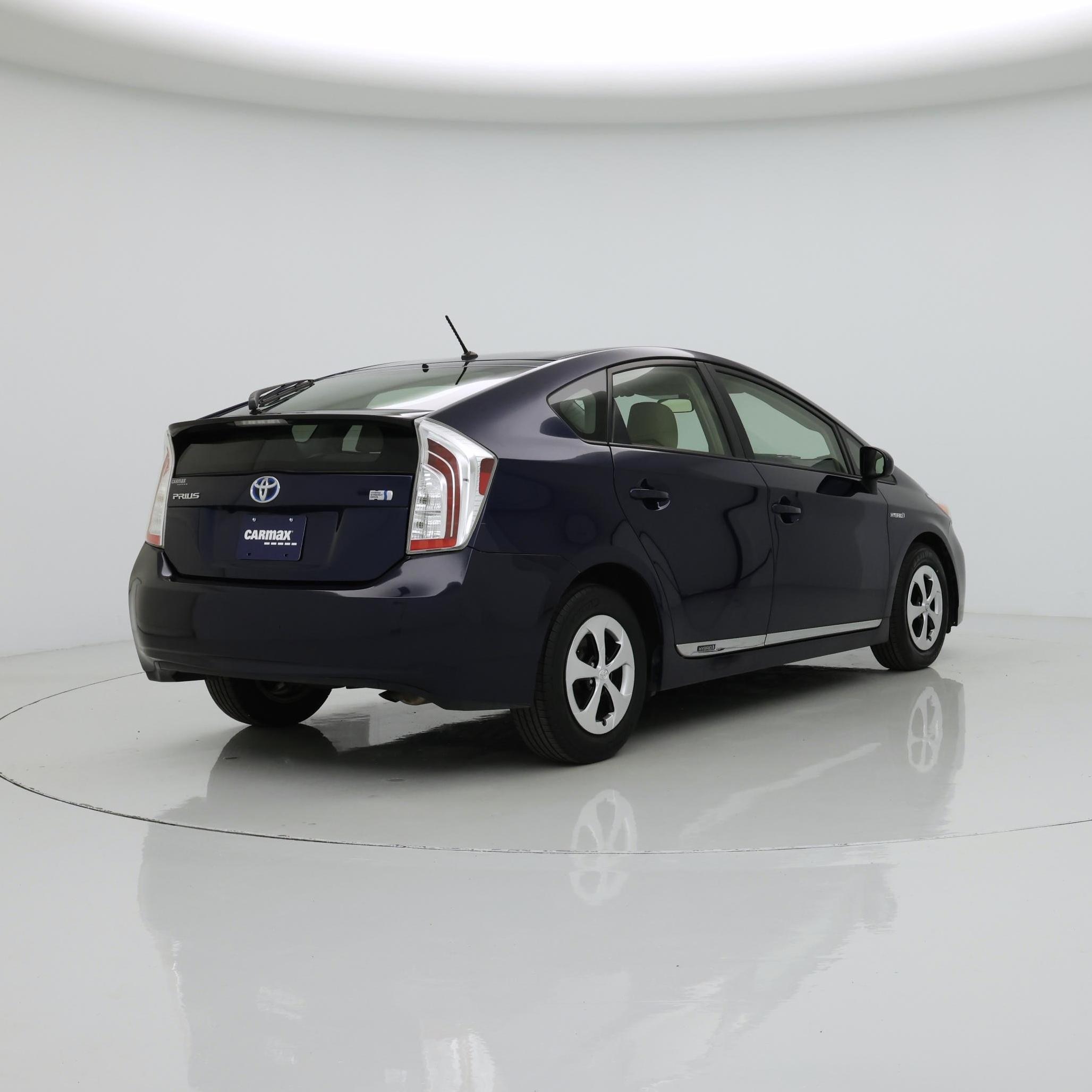 Thumbnail: 2015 Toyota Prius - 8
