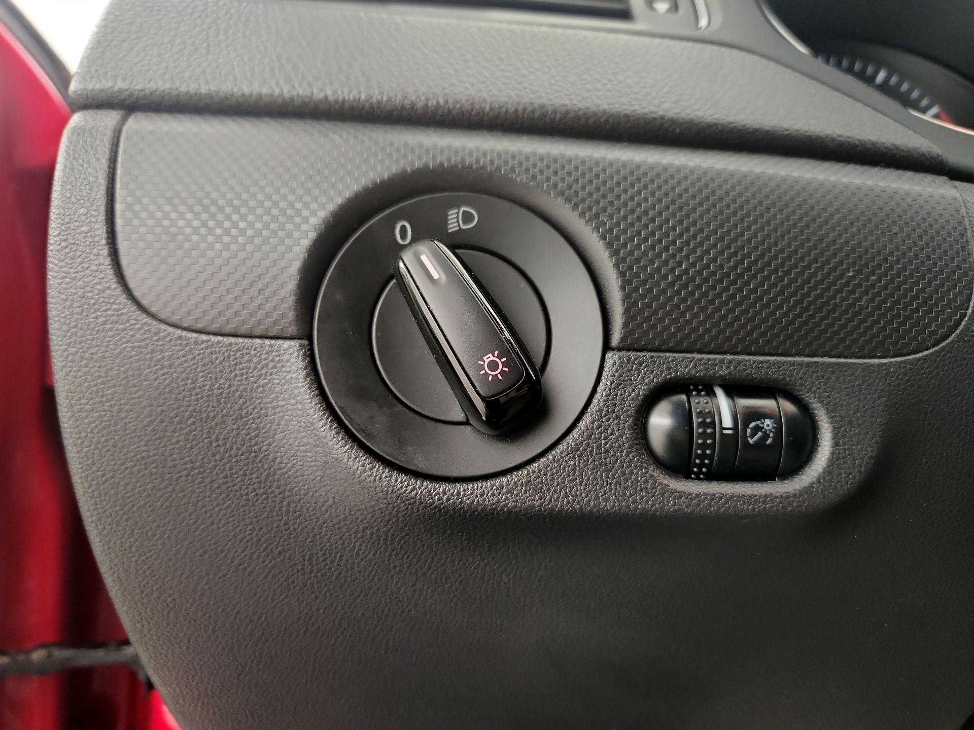 Thumbnail: 2015 Volkswagen Jetta - 13