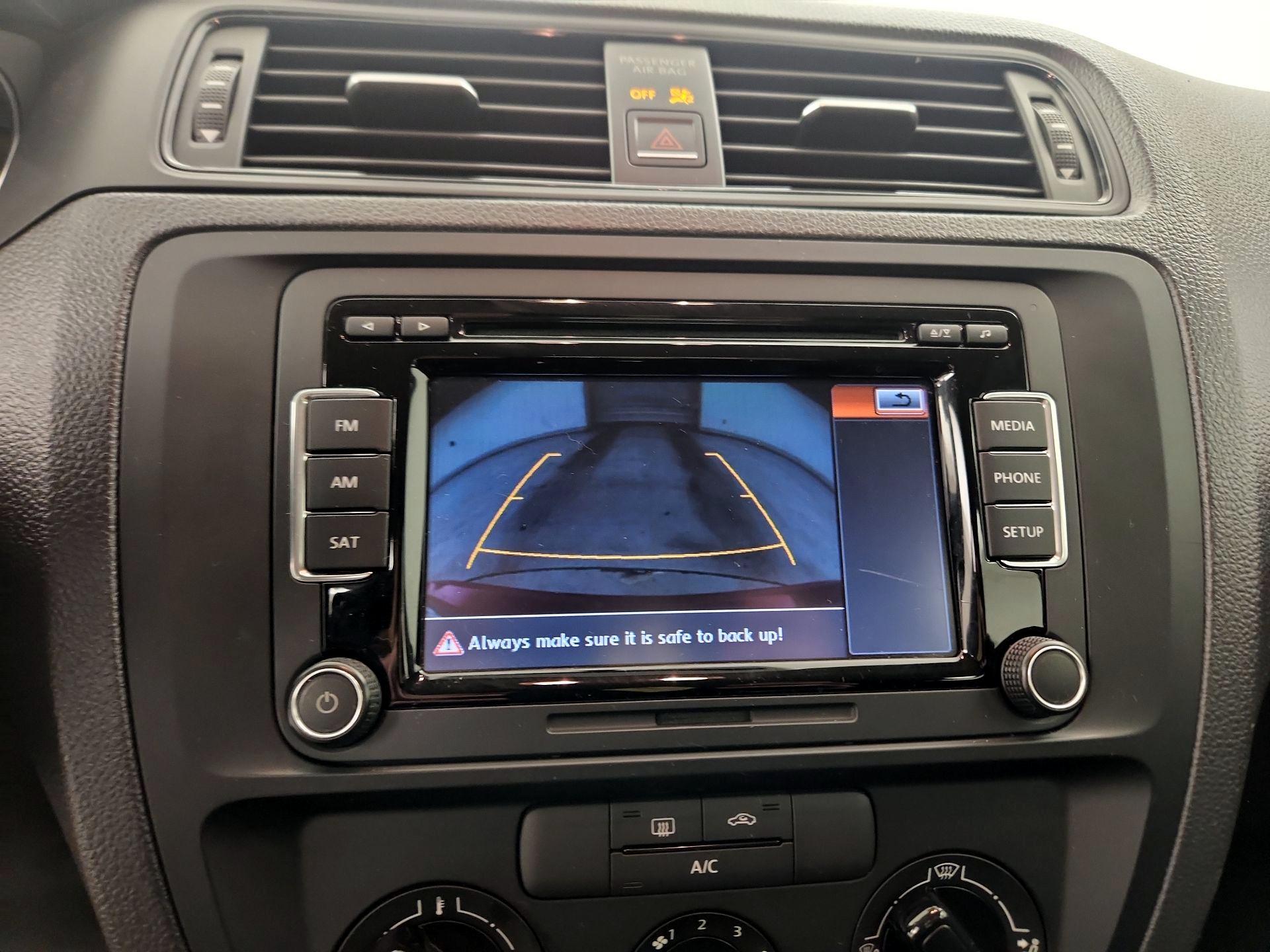 Thumbnail: 2015 Volkswagen Jetta - 14