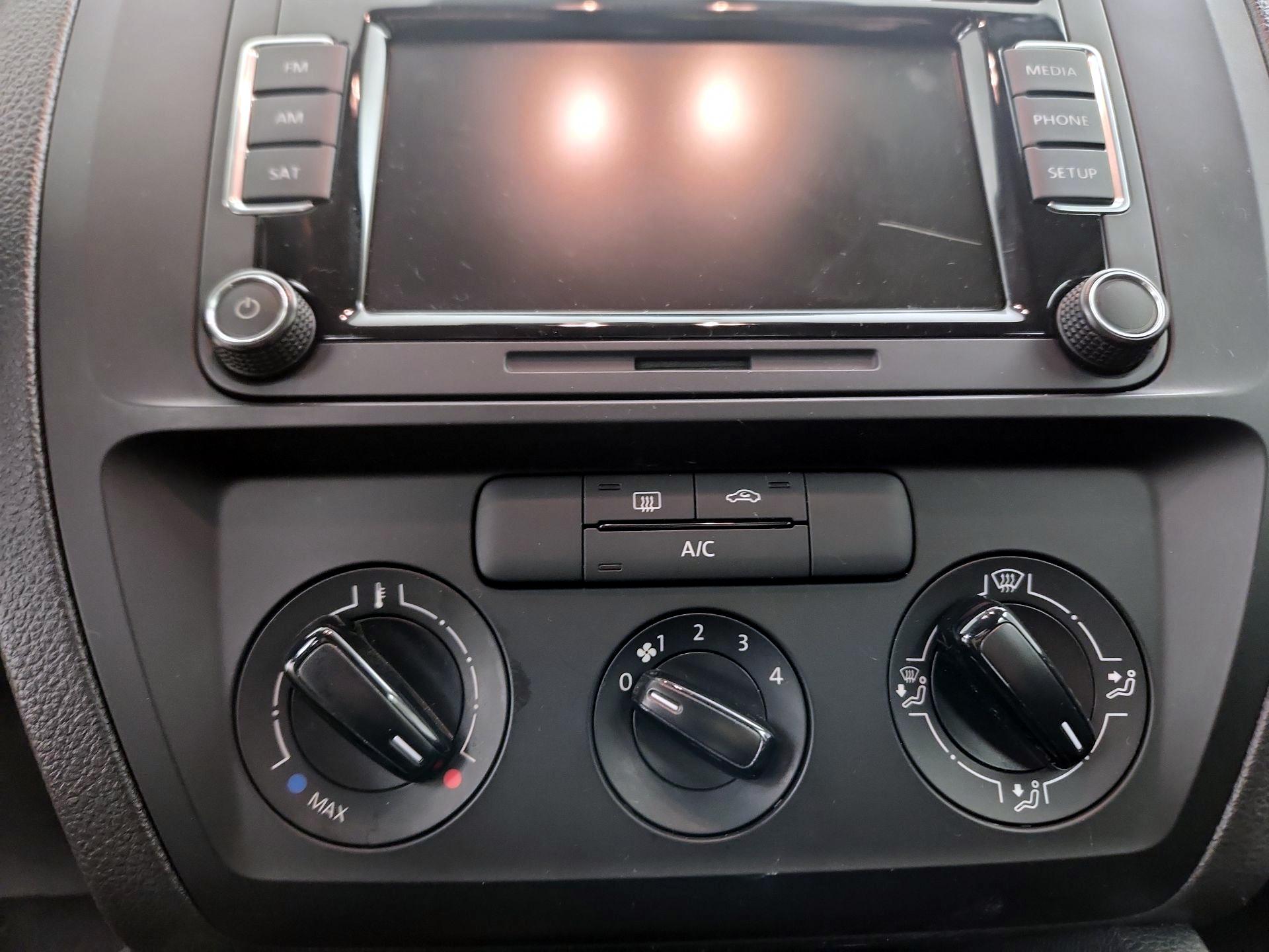 Thumbnail: 2015 Volkswagen Jetta - 16