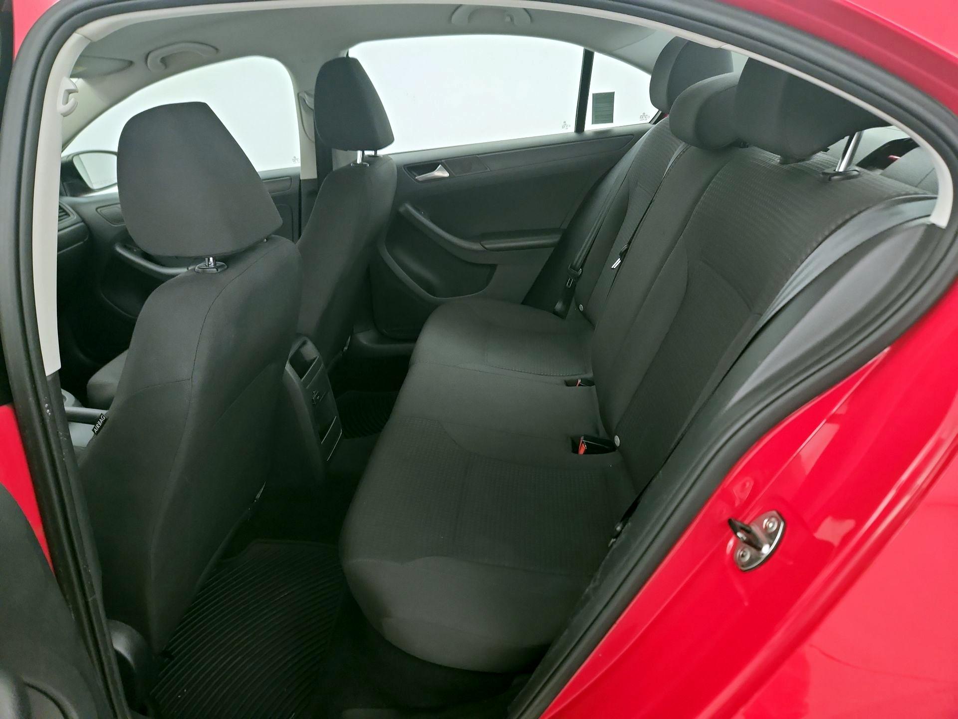 Thumbnail: 2015 Volkswagen Jetta - 19