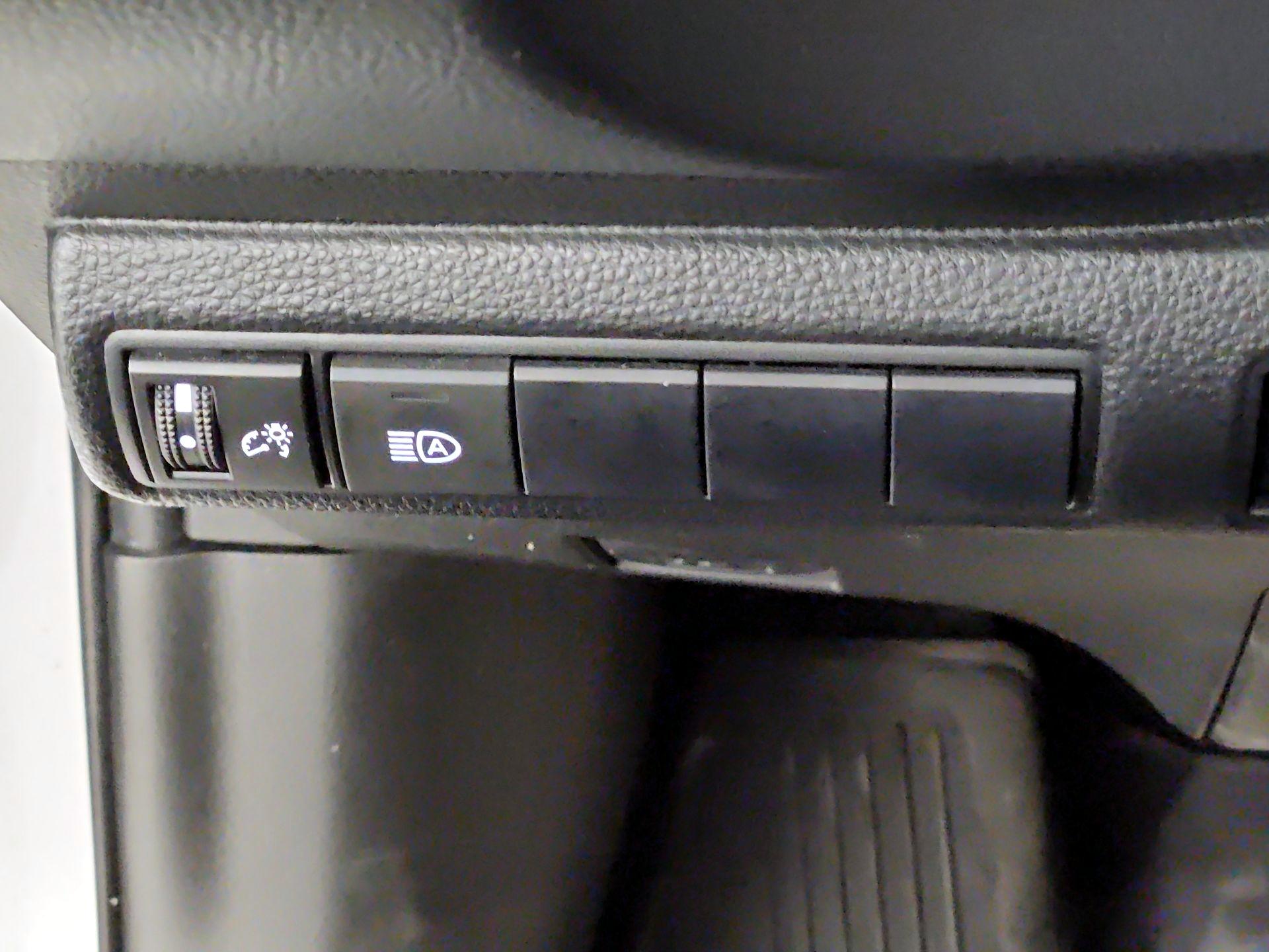 Thumbnail: 2022 Toyota Corolla - 13