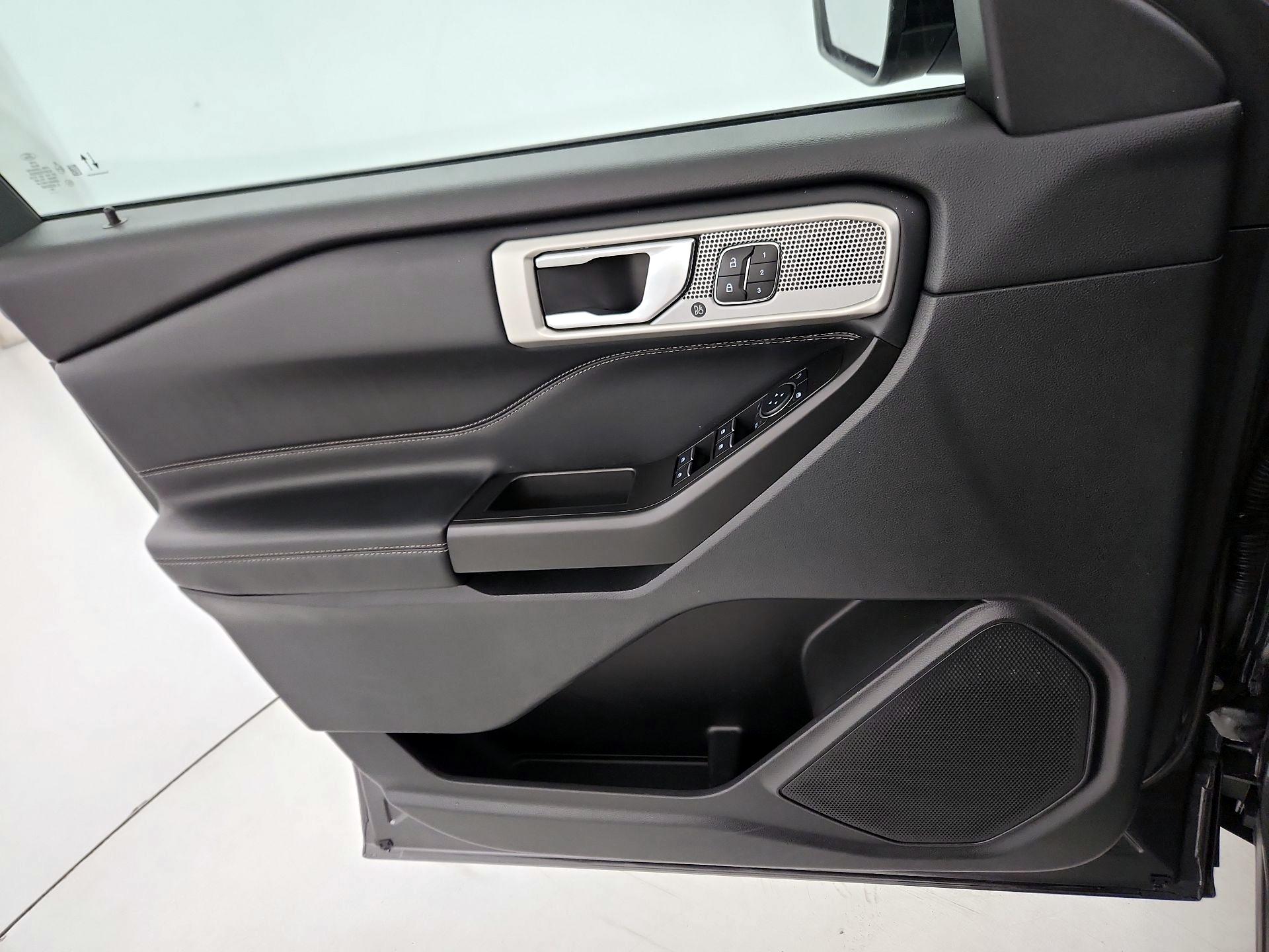 Thumbnail: 2020 Ford Explorer - 12