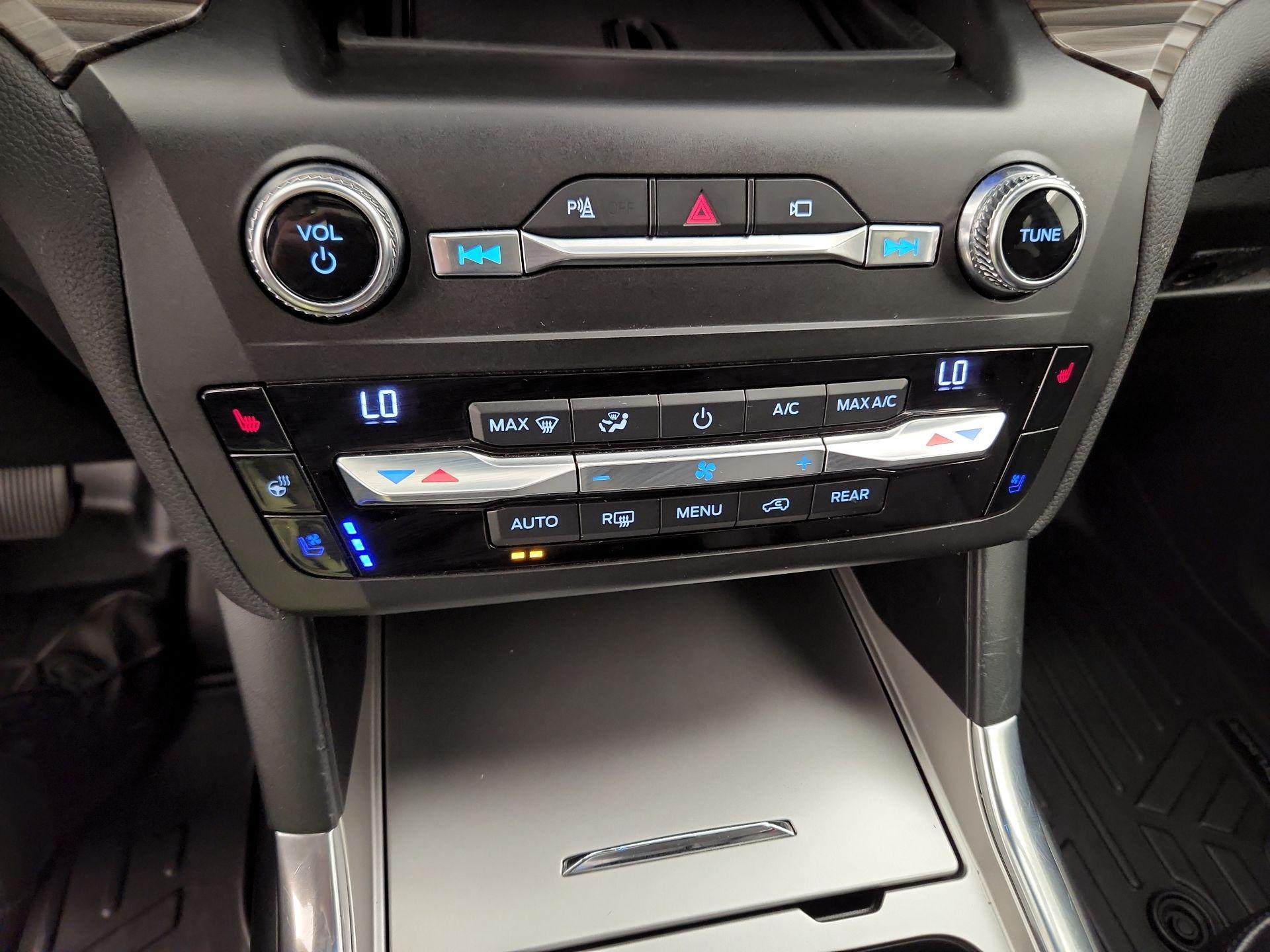 Thumbnail: 2020 Ford Explorer - 17