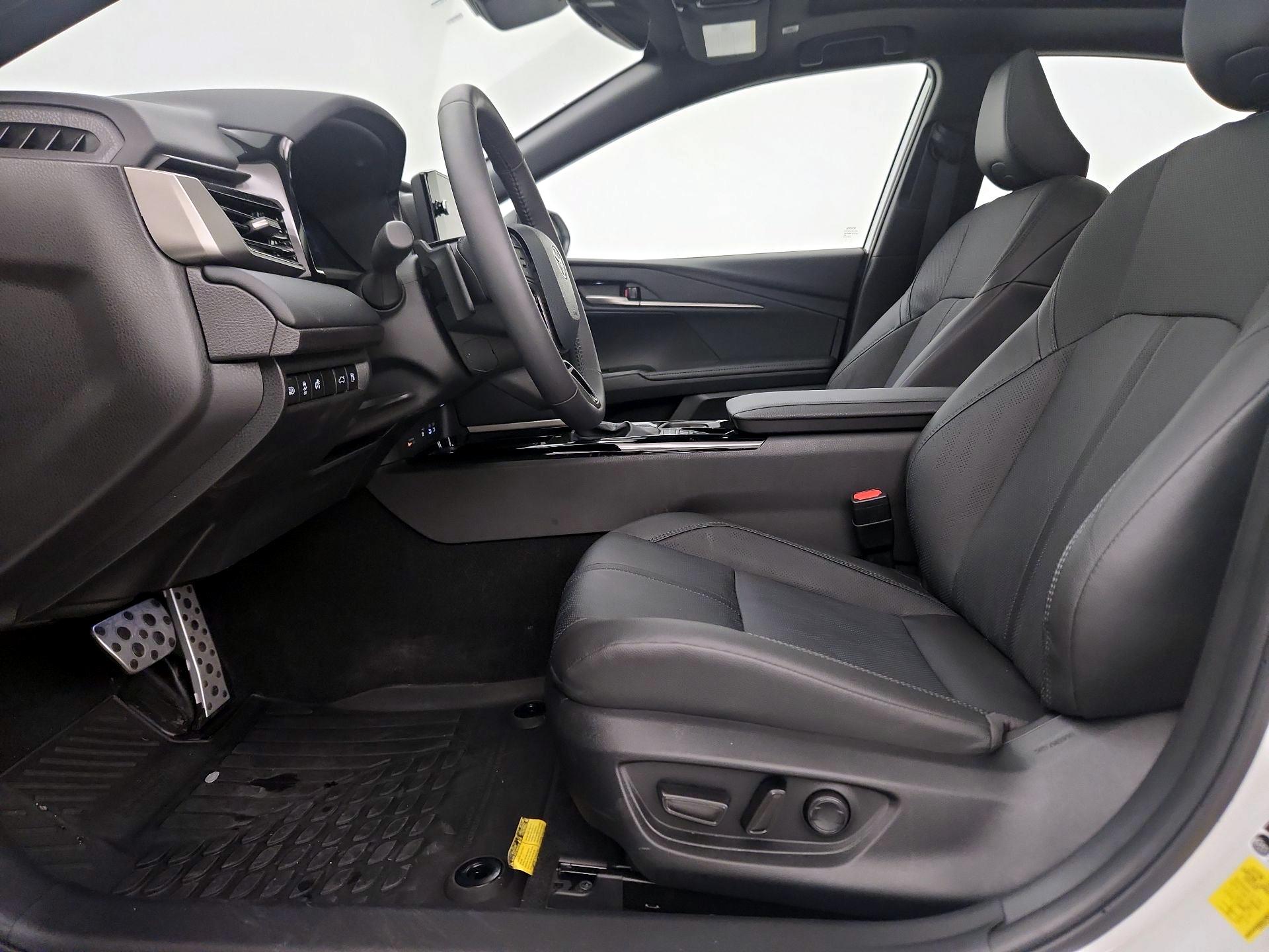 Thumbnail: 2025 Toyota Camry - 11