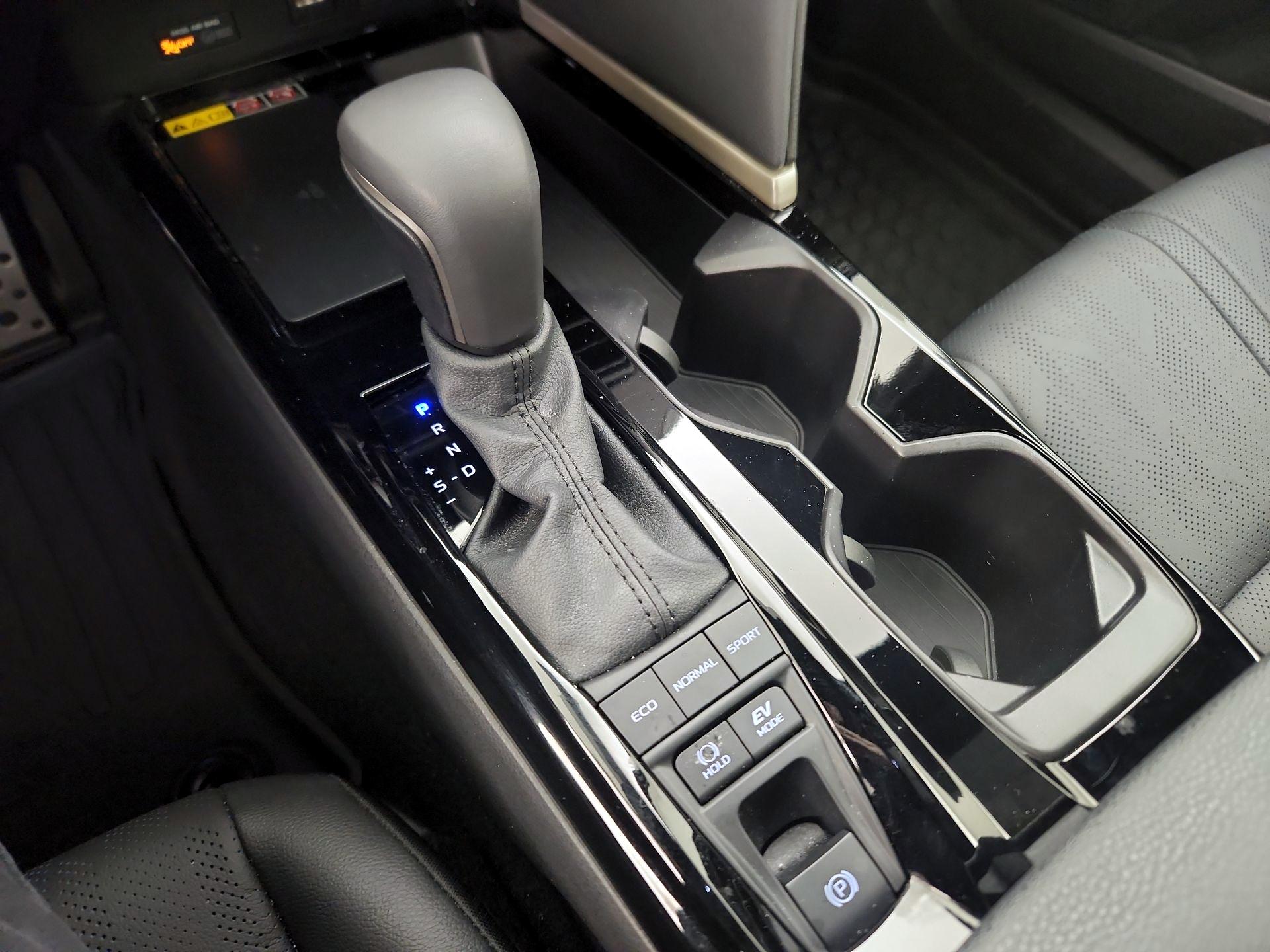 Thumbnail: 2025 Toyota Camry - 17