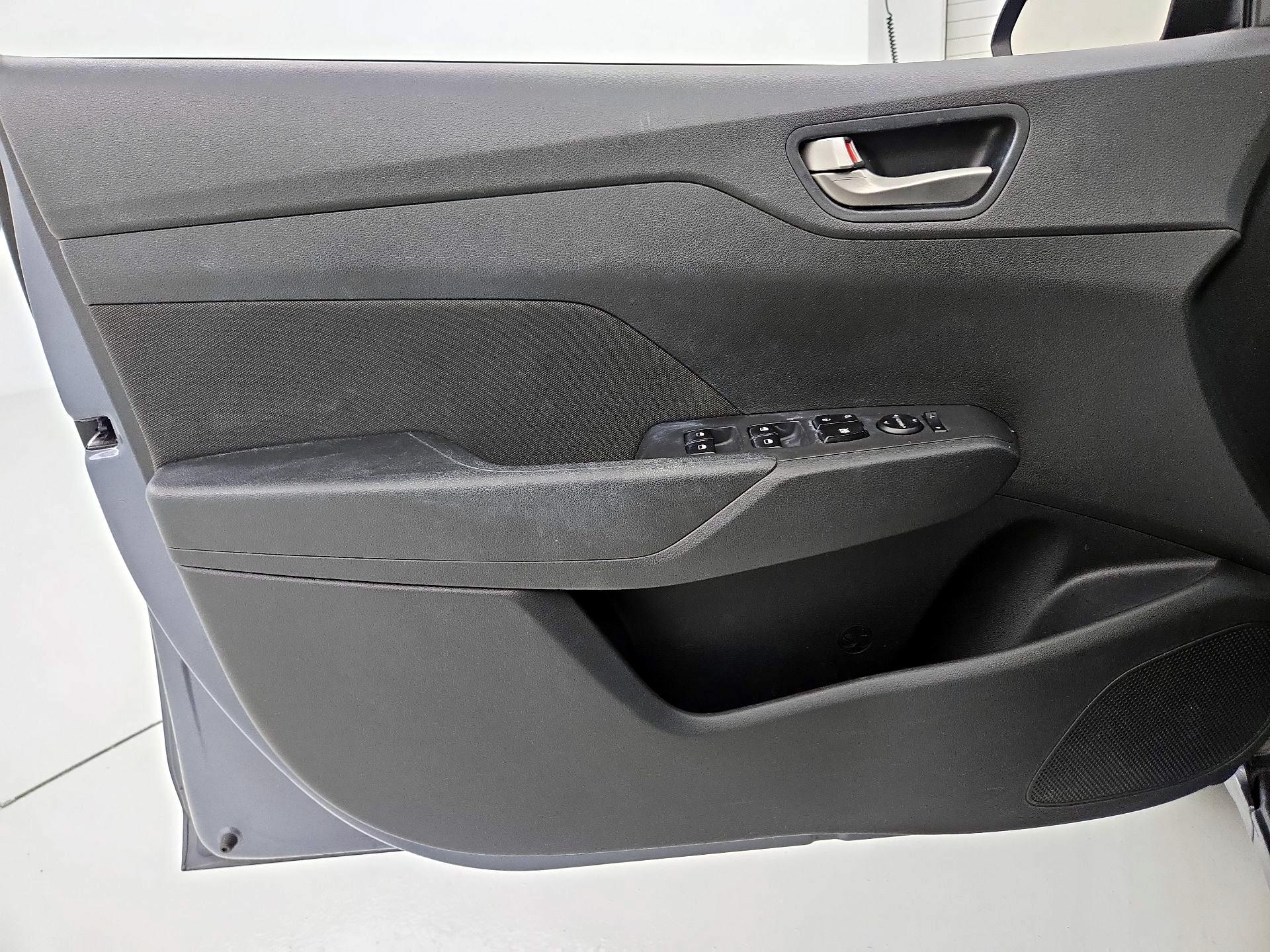 Thumbnail: 2019 Hyundai Accent - 12