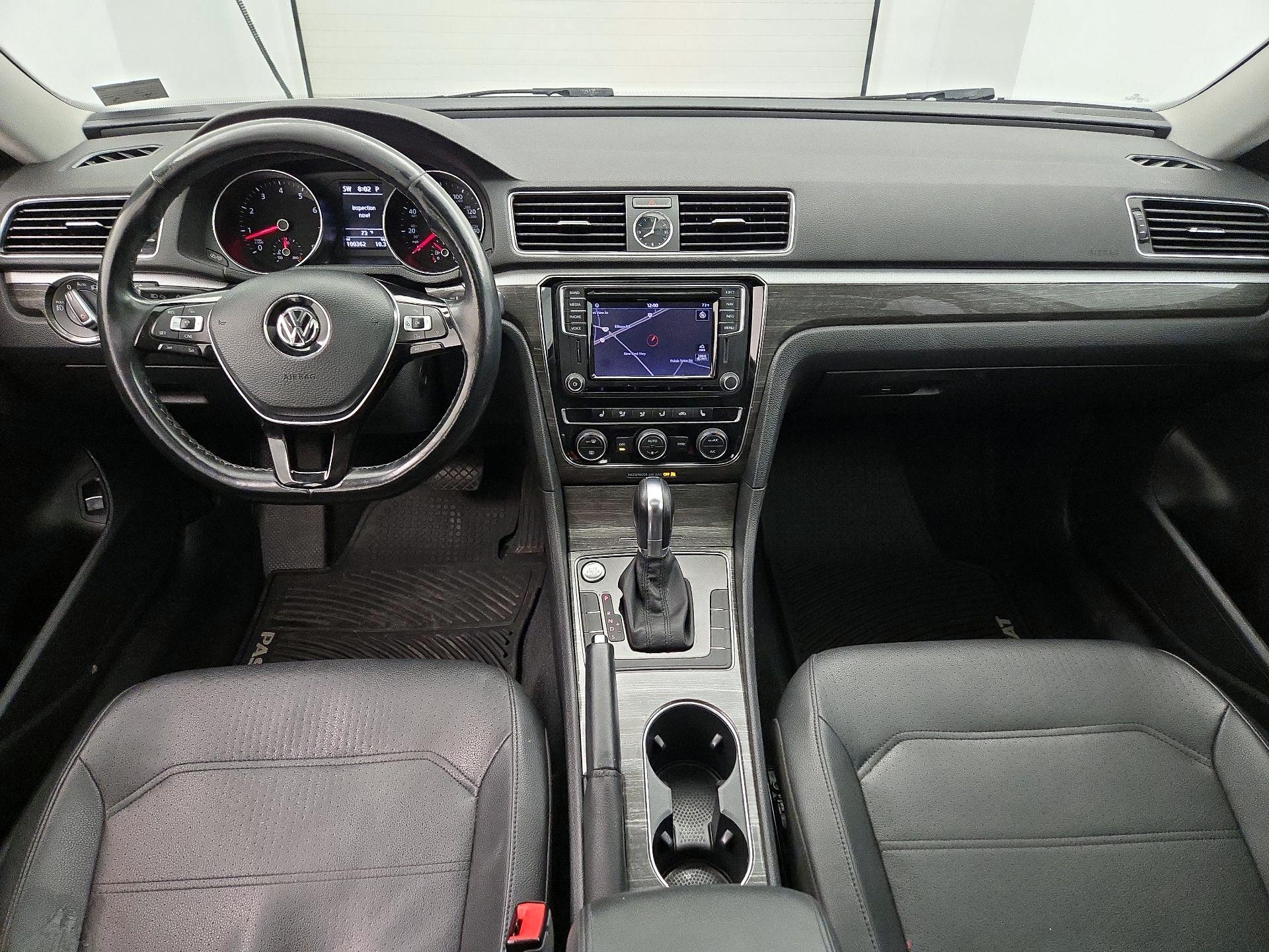 Thumbnail: 2016 Volkswagen Passat - 9