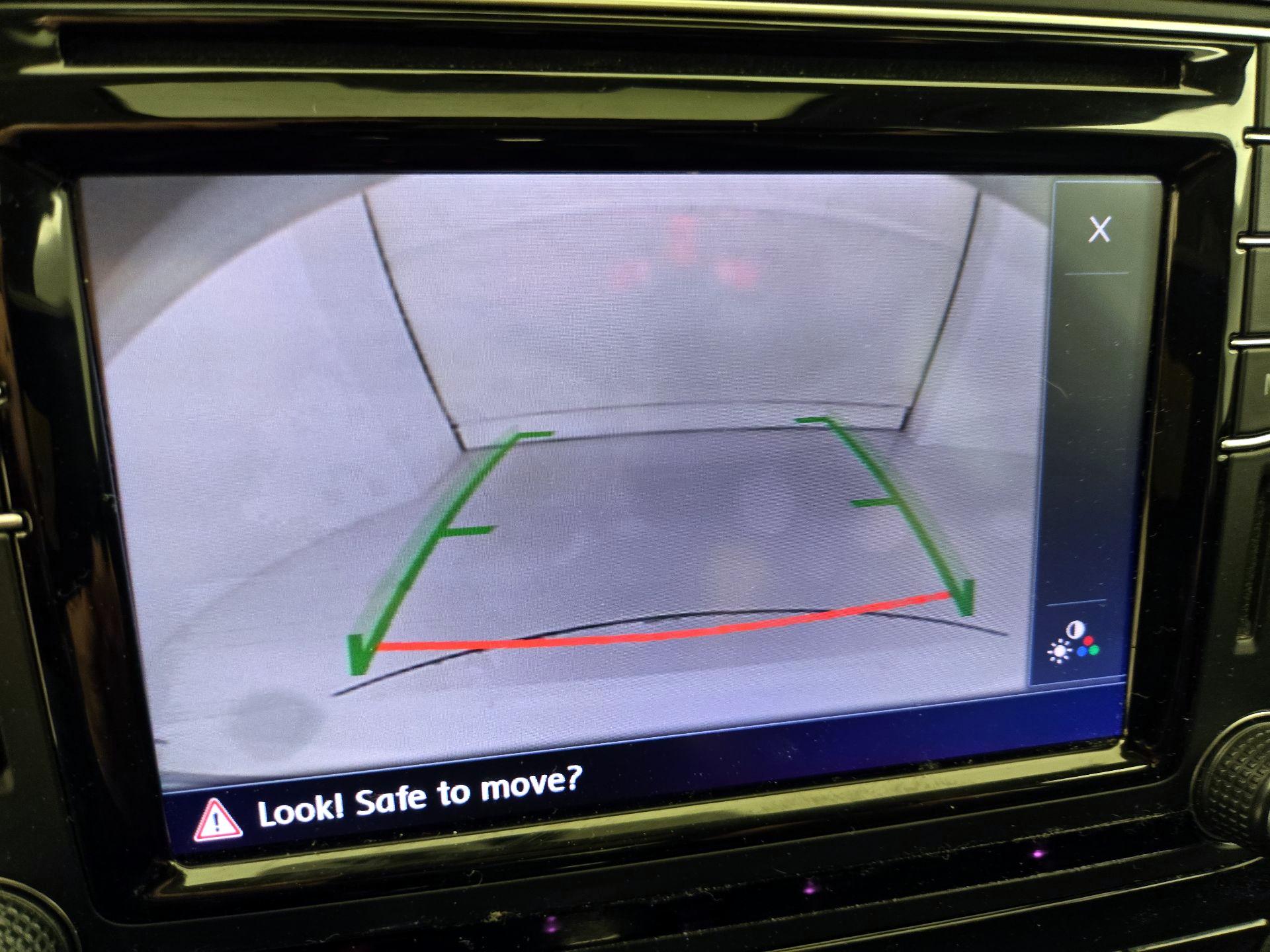 Thumbnail: 2016 Volkswagen Passat - 15