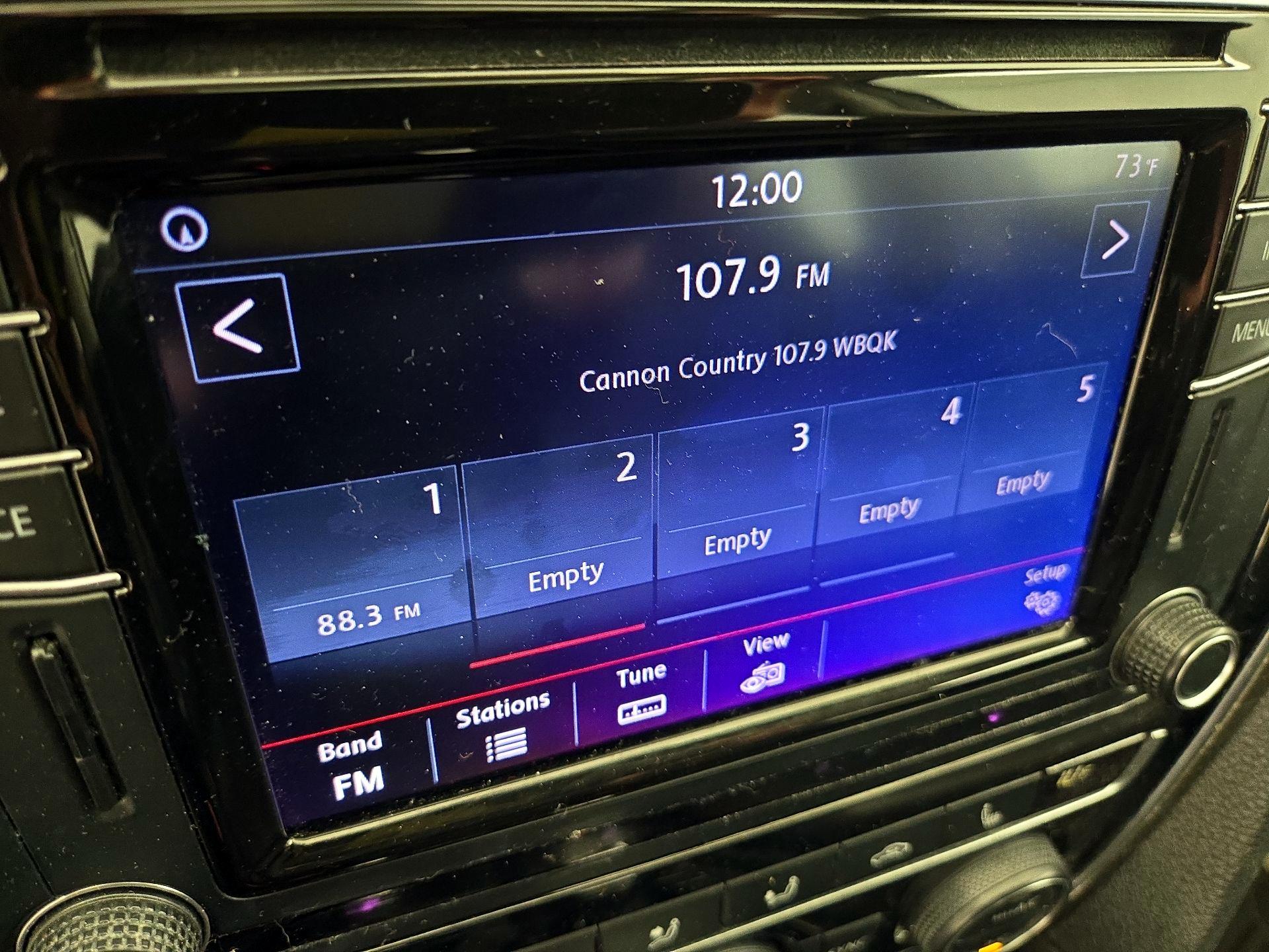 Thumbnail: 2016 Volkswagen Passat - 16