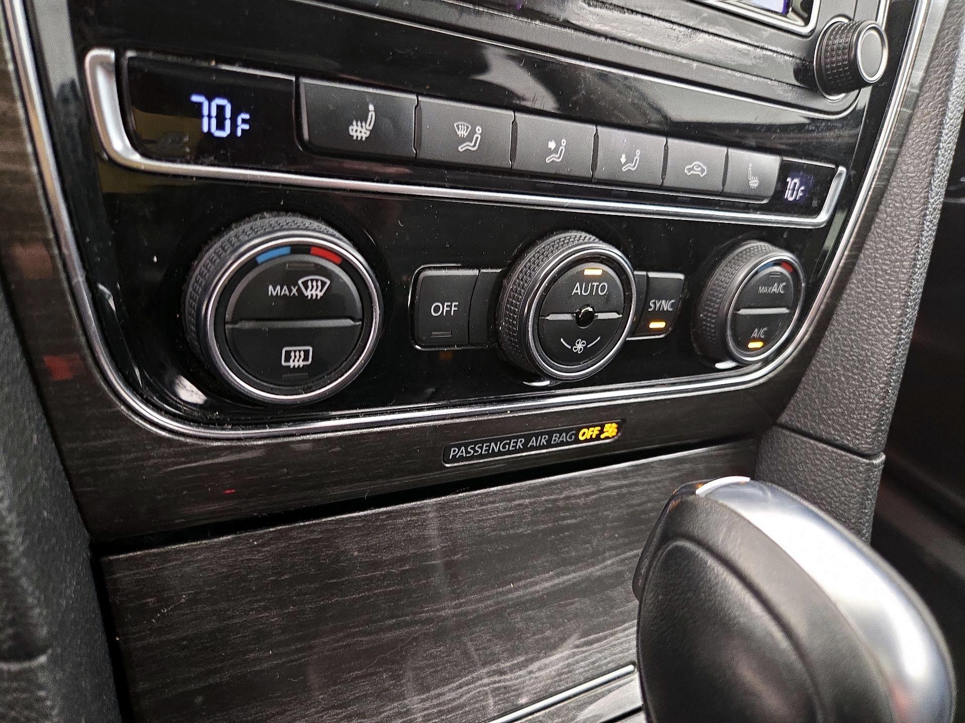 Thumbnail: 2016 Volkswagen Passat - 17