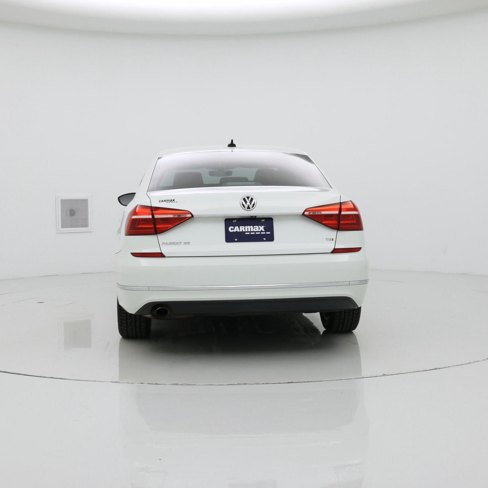 Thumbnail: 2016 Volkswagen Passat - 6