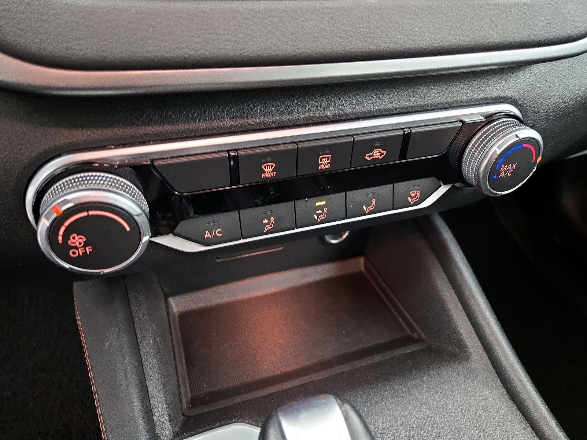 Thumbnail: 2020 Nissan Altima - 16