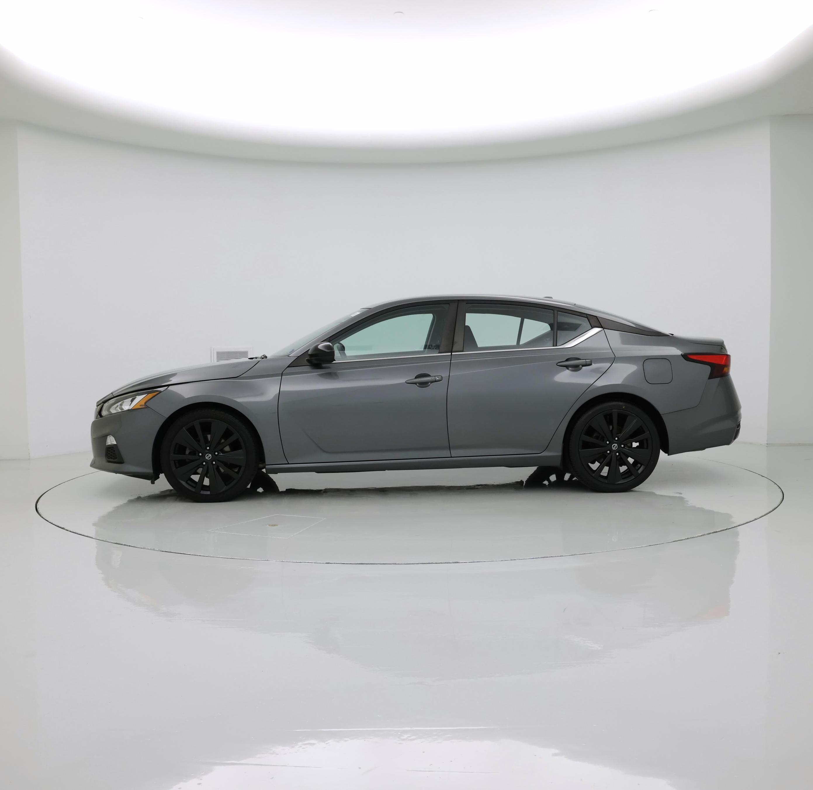 Thumbnail: 2020 Nissan Altima - 3