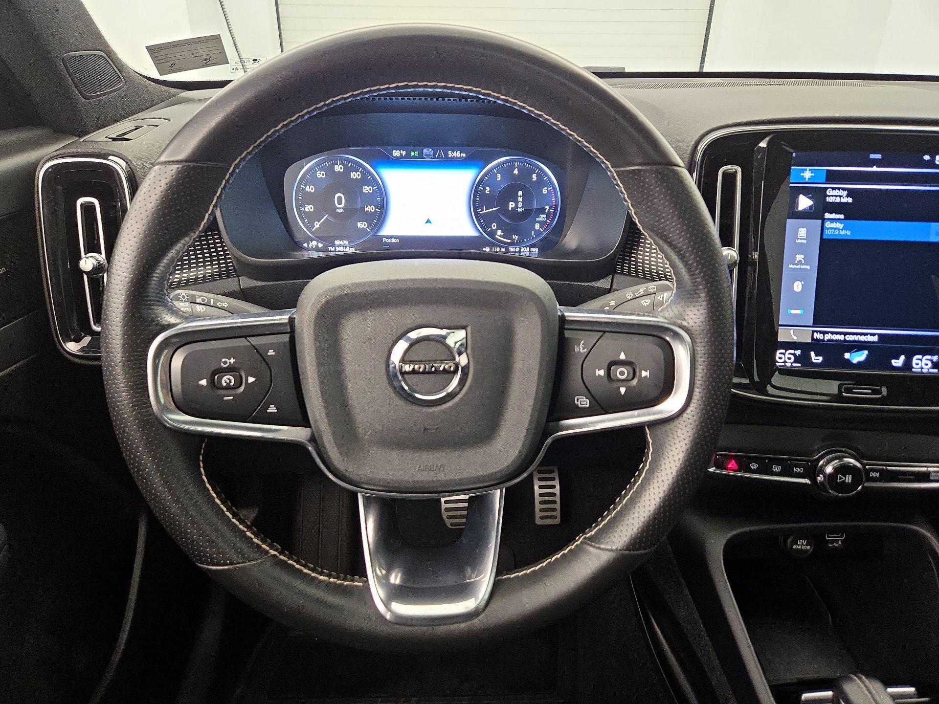 Thumbnail: 2021 Volvo XC40 - 10