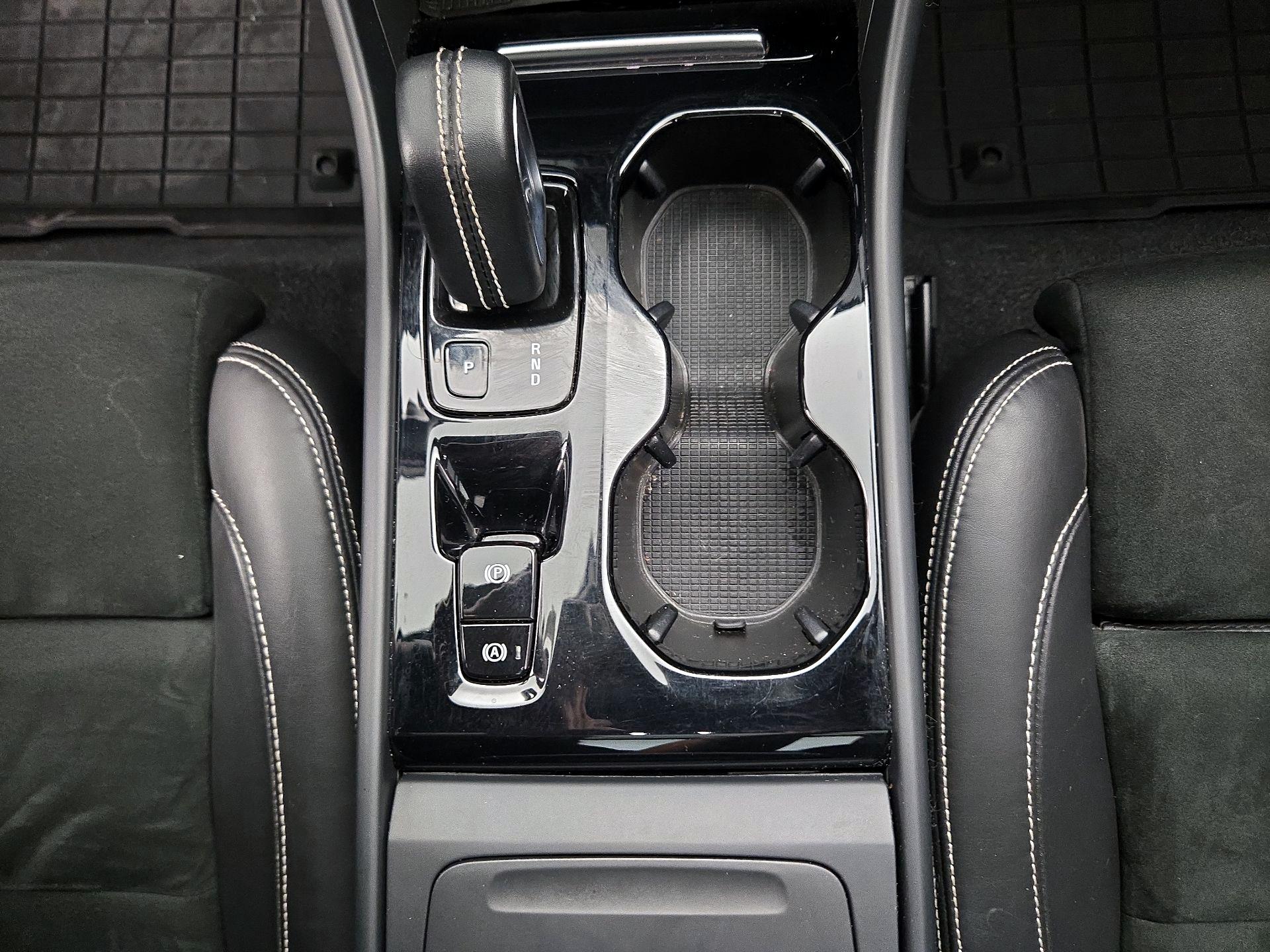 Thumbnail: 2021 Volvo XC40 - 17