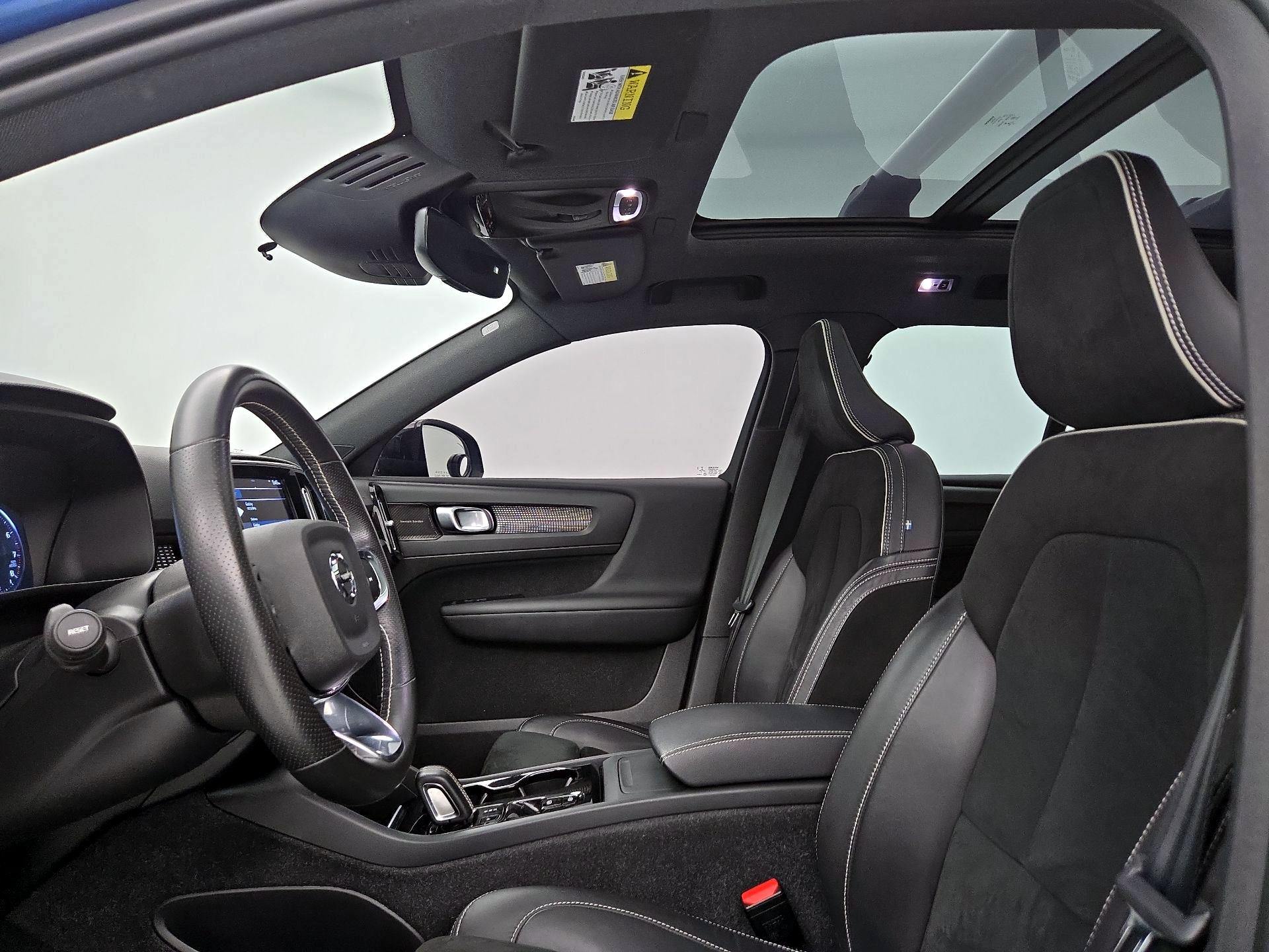 Thumbnail: 2021 Volvo XC40 - 19