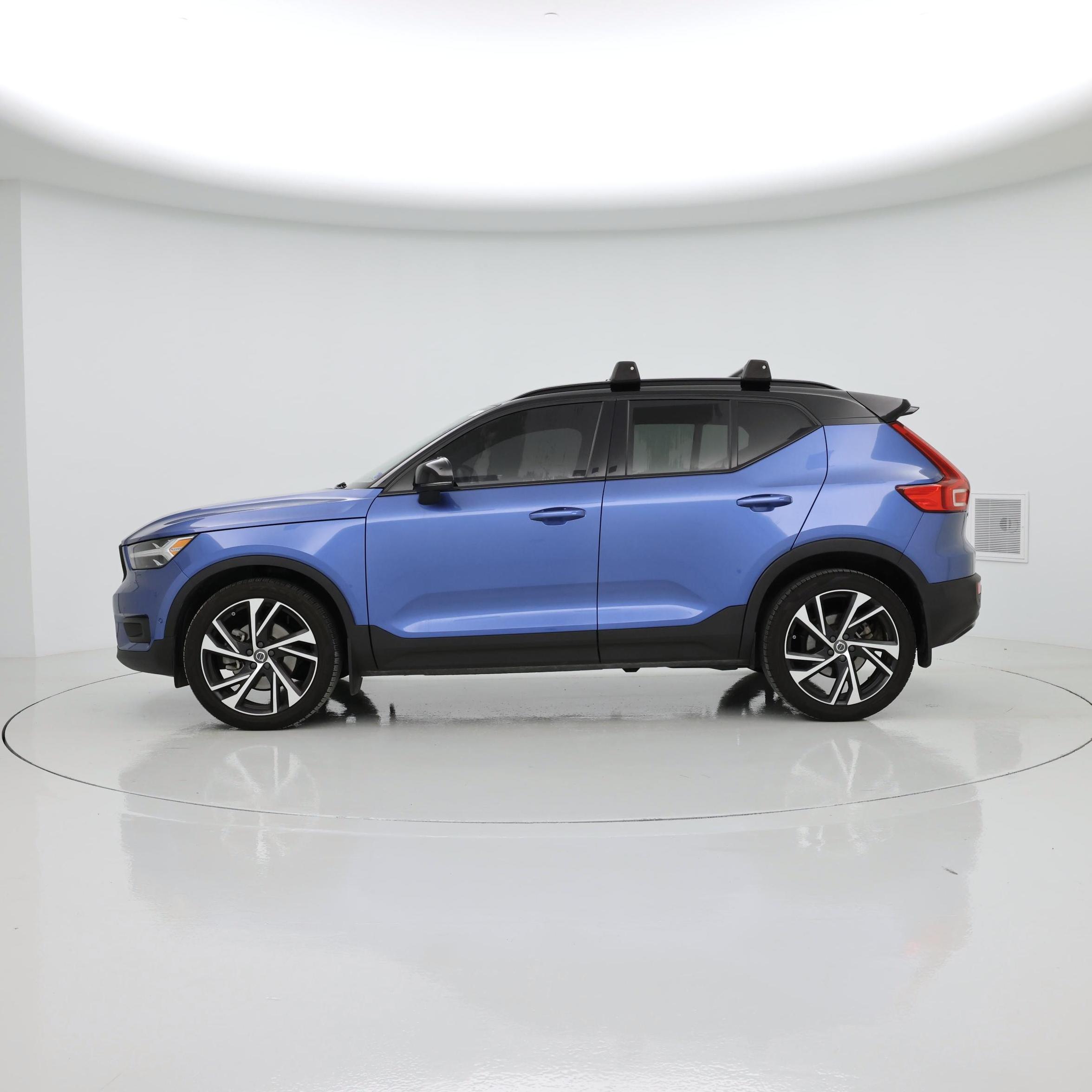 Thumbnail: 2021 Volvo XC40 - 3