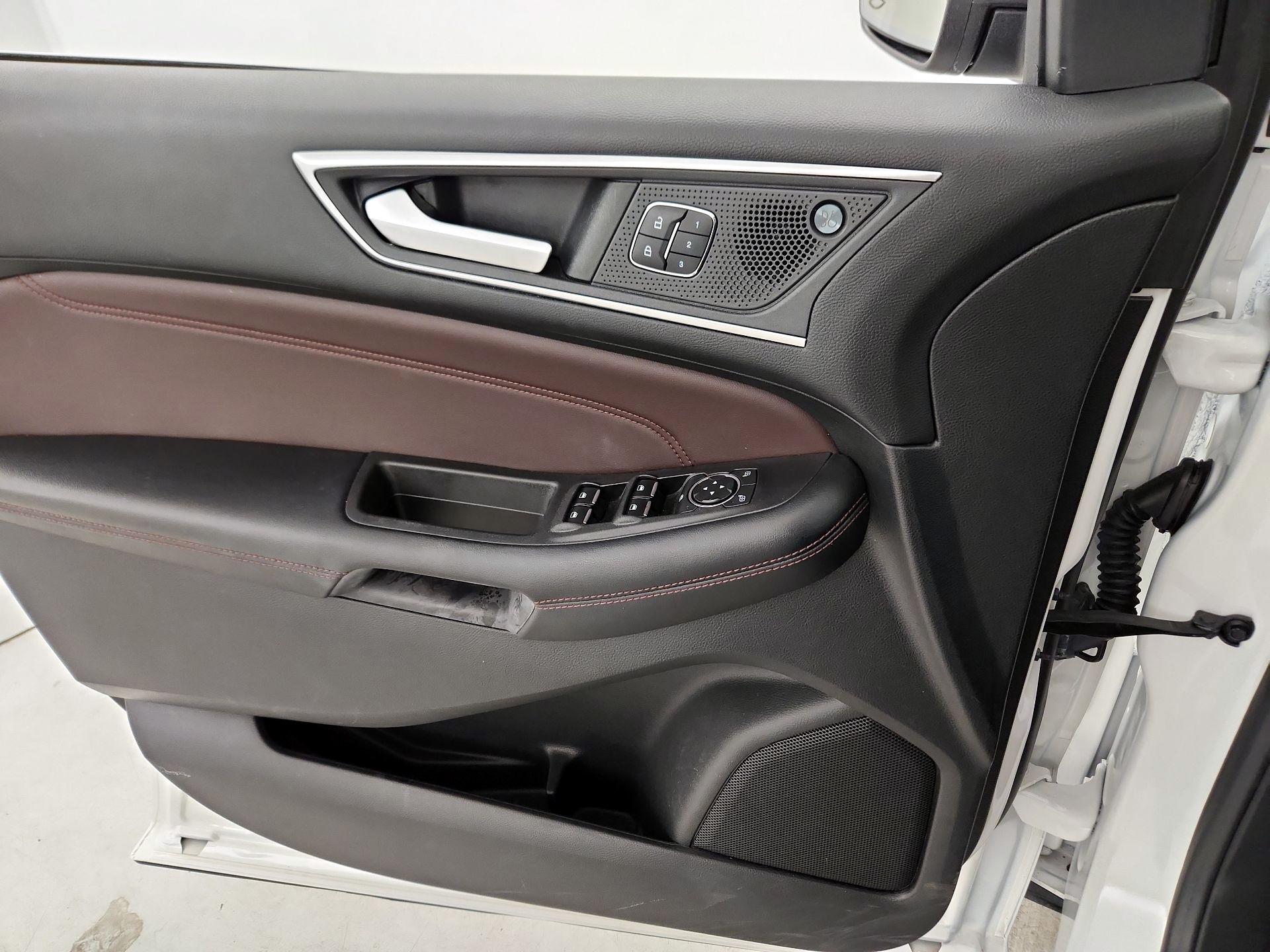 Thumbnail: 2022 Ford Edge - 12