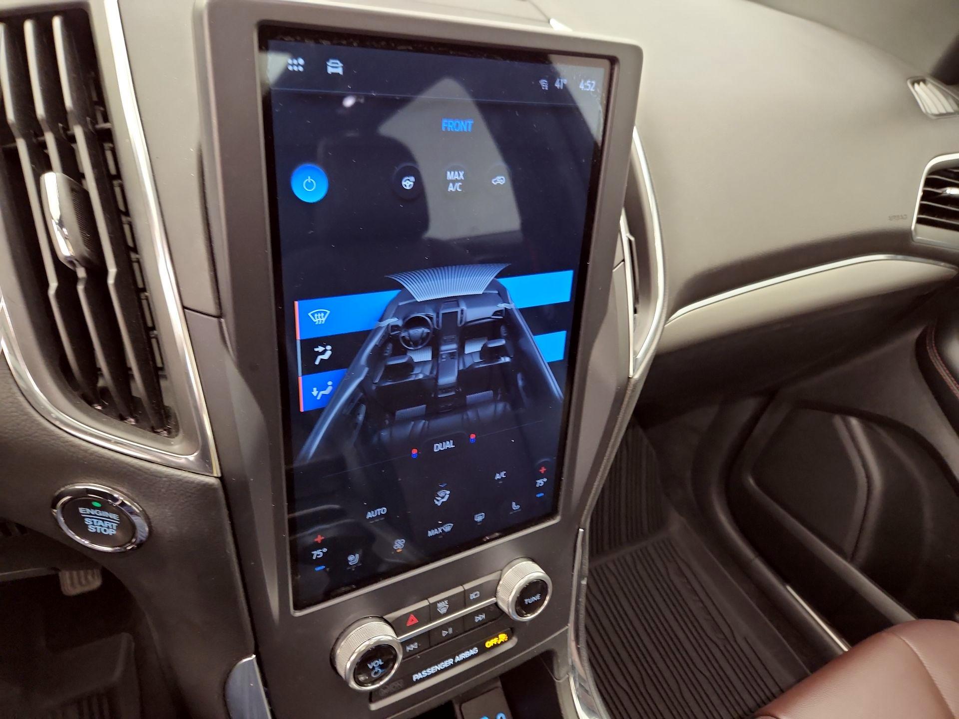 Thumbnail: 2022 Ford Edge - 17