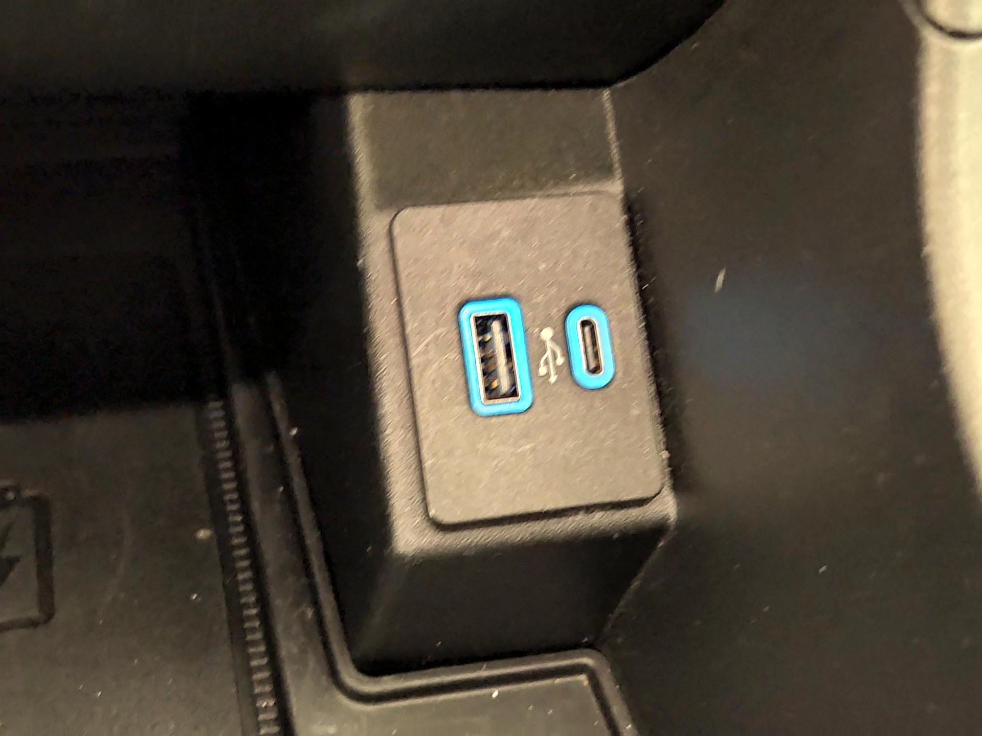 Thumbnail: 2022 Ford Edge - 19