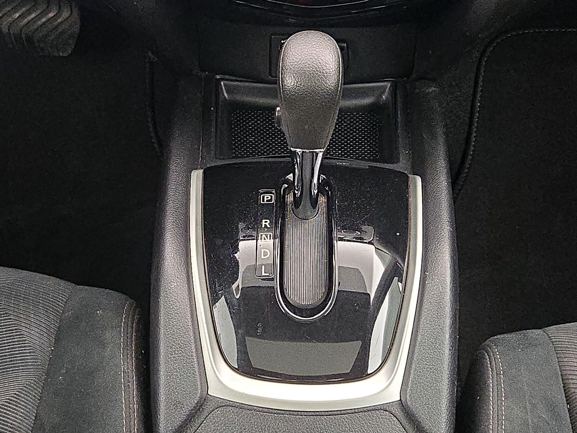 Thumbnail: 2015 Nissan Rogue - 18