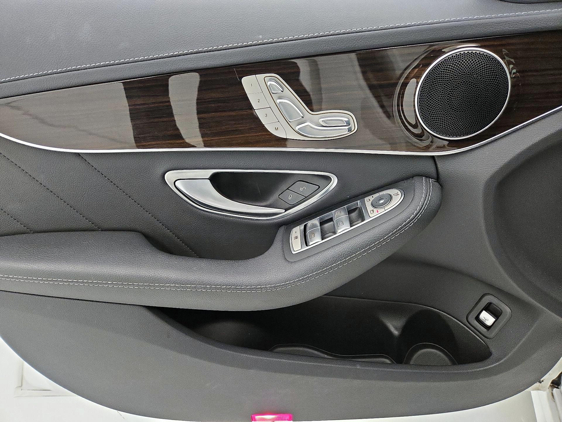 Thumbnail: 2017 Mercedes-Benz C-Class - 12