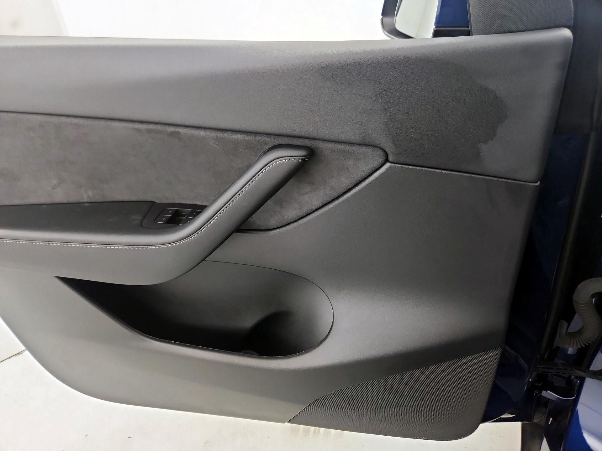 Thumbnail: 2022 Tesla Model Y - 12