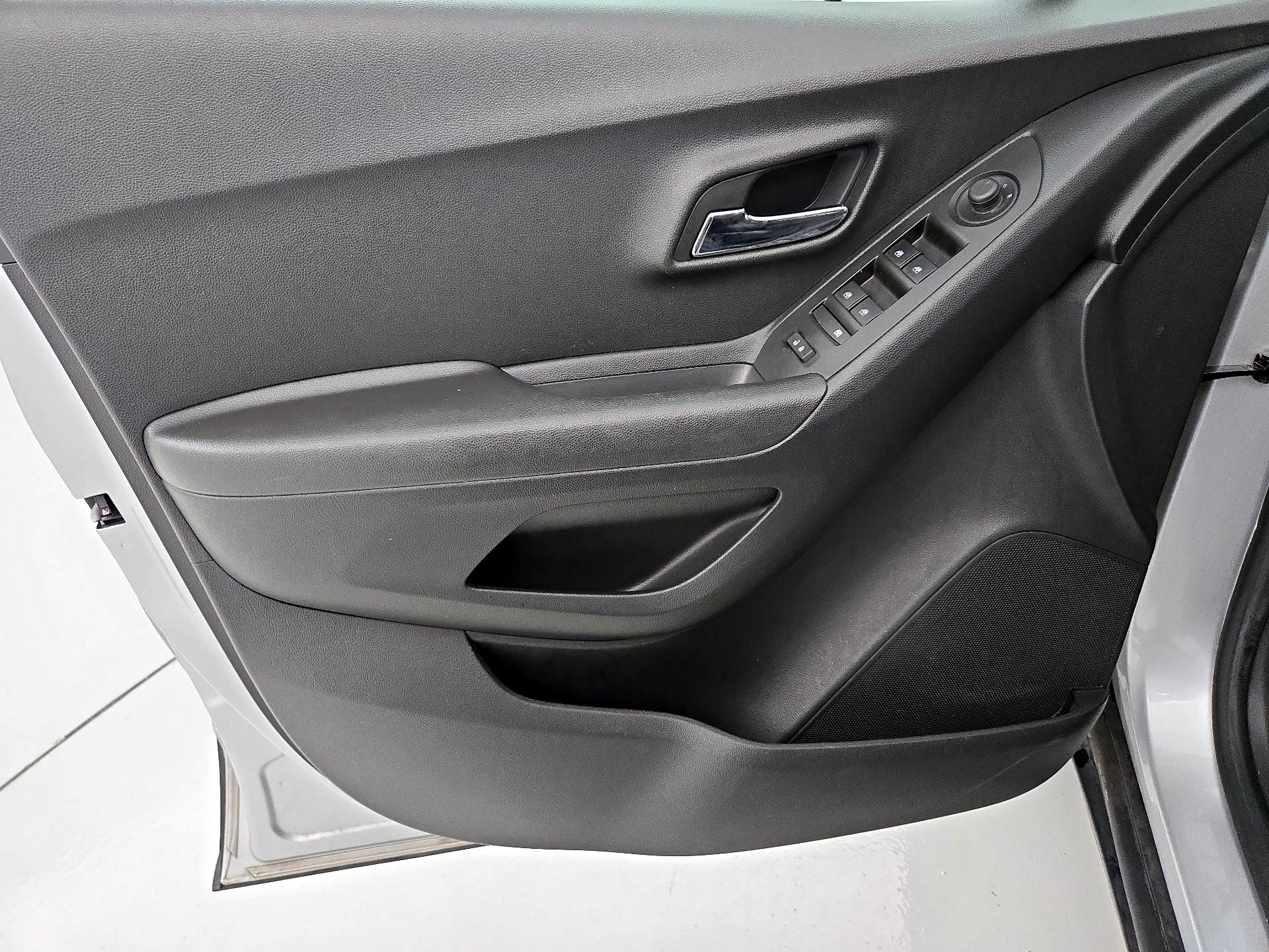 Thumbnail: 2019 Chevrolet Trax - 12