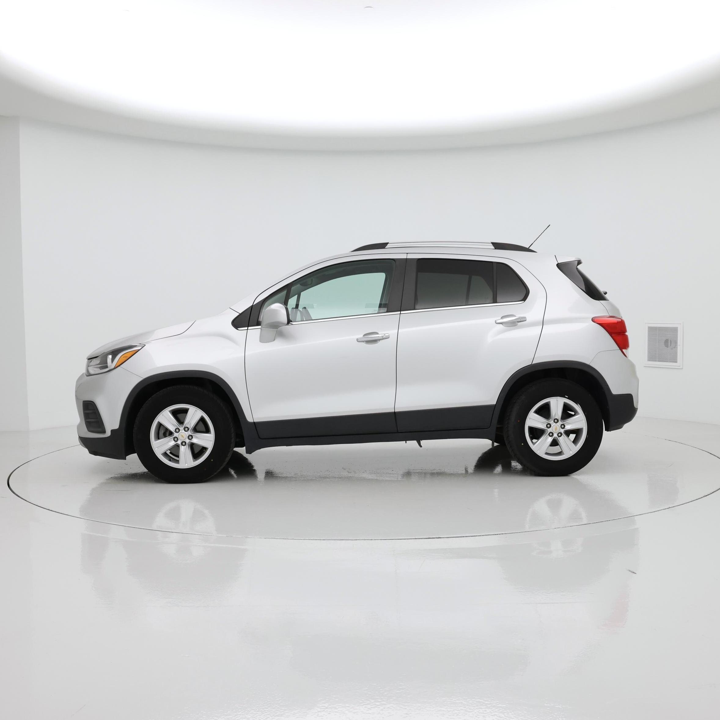 Thumbnail: 2019 Chevrolet Trax - 3