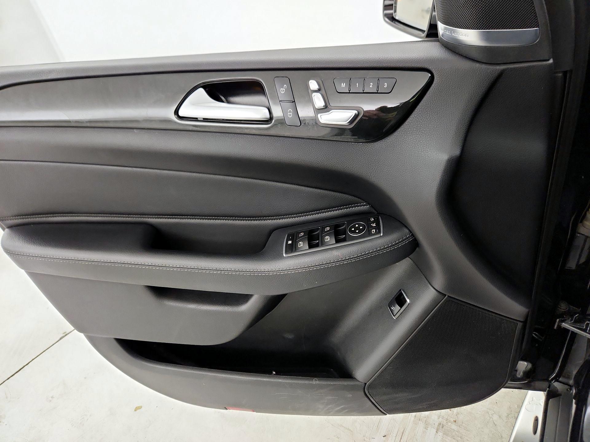 Thumbnail: 2016 Mercedes-Benz GLE - 12