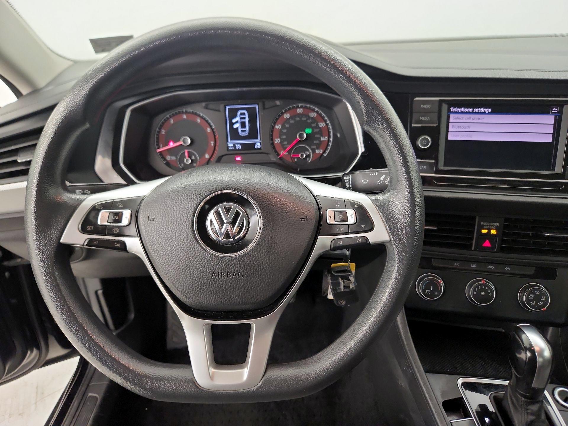 Thumbnail: 2019 Volkswagen Jetta - 10