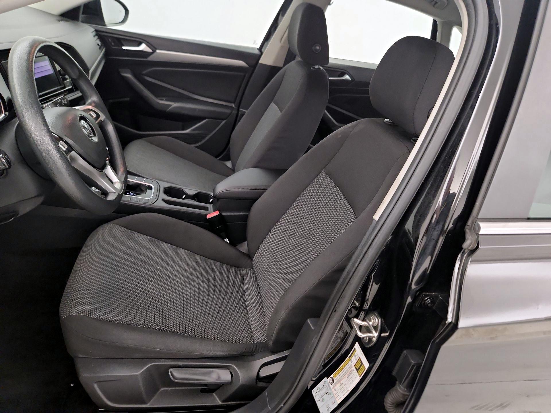 Thumbnail: 2019 Volkswagen Jetta - 11